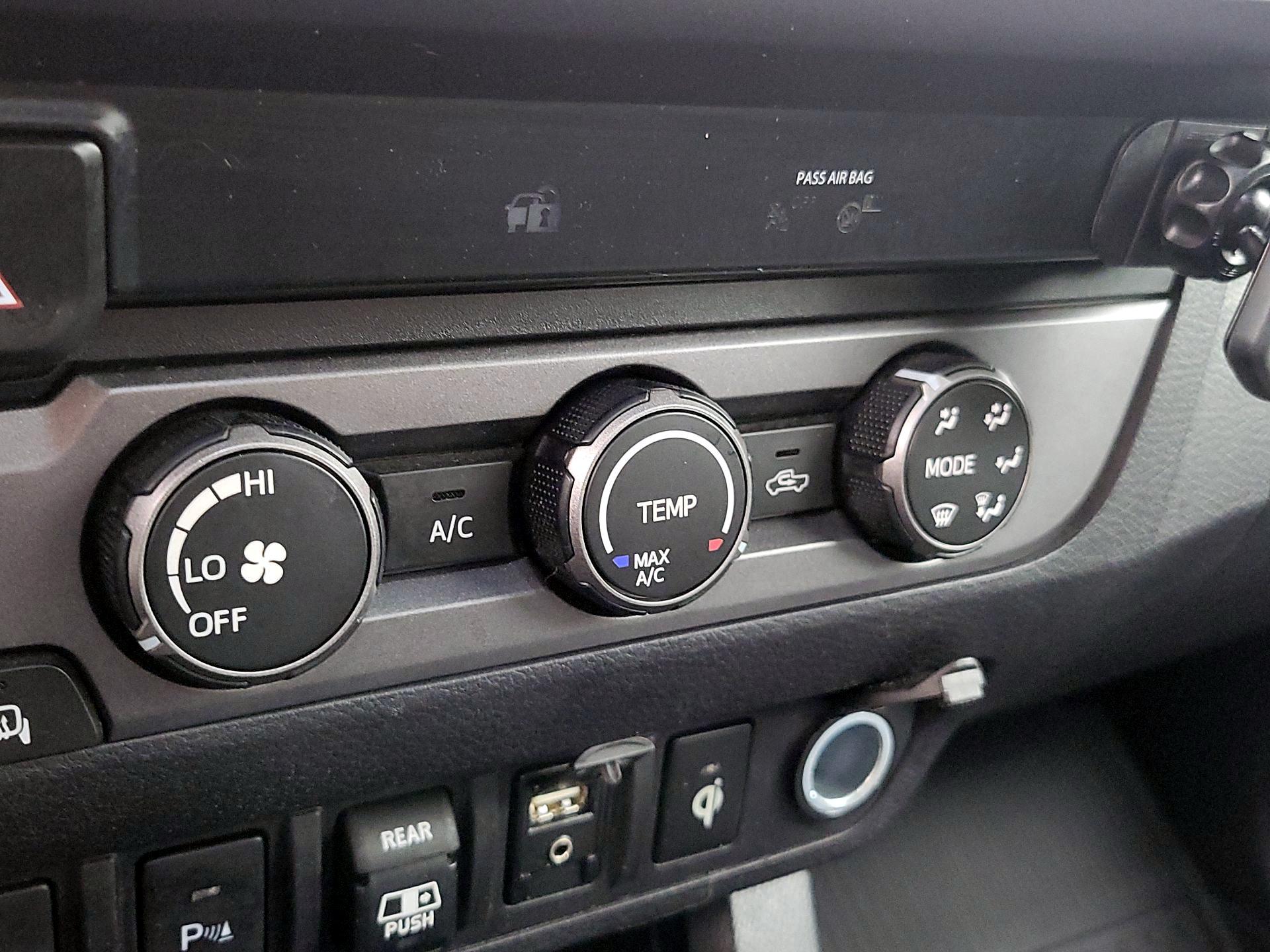 Thumbnail: 2019 Toyota Tacoma - 16