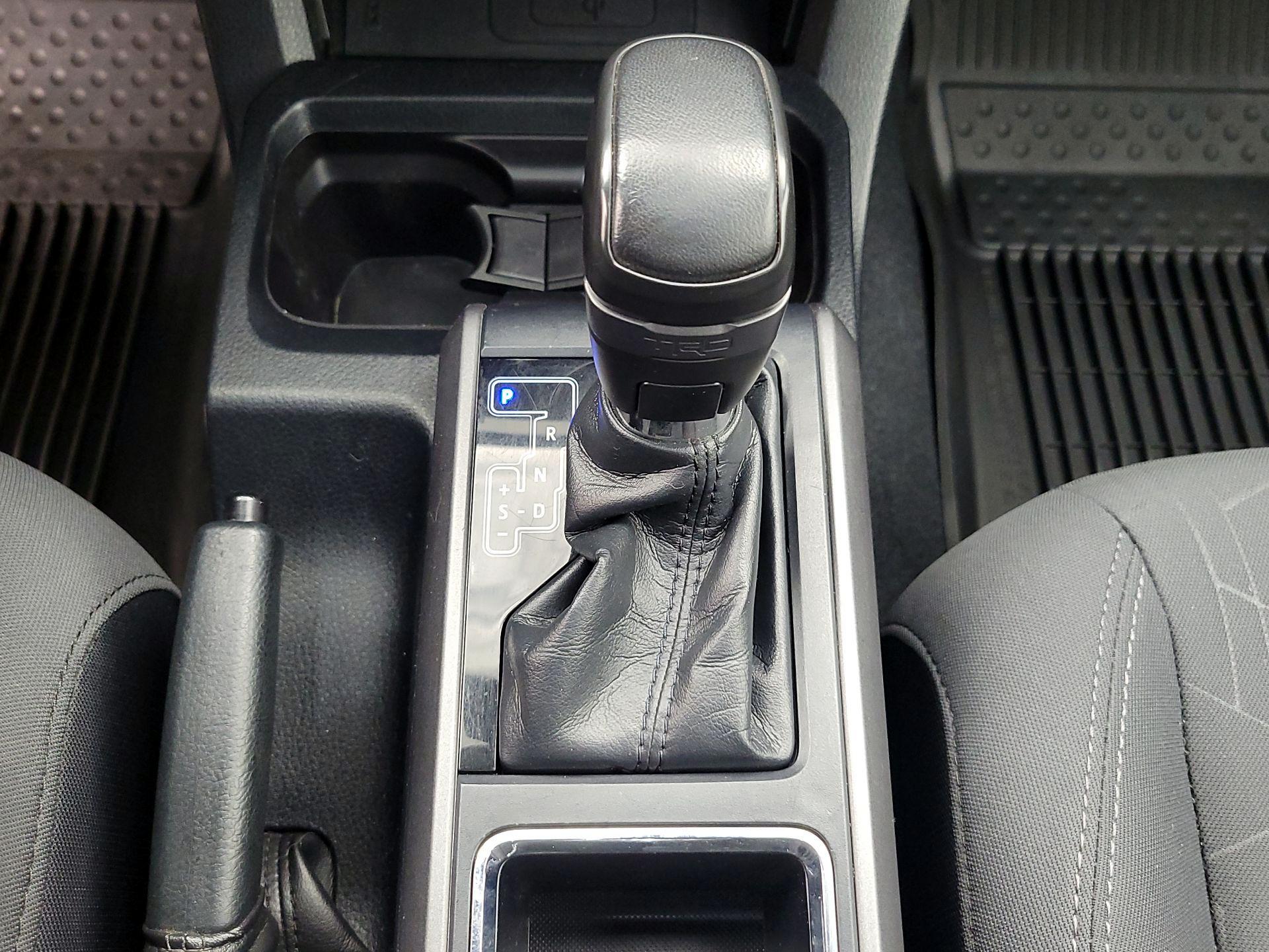 Thumbnail: 2019 Toyota Tacoma - 17