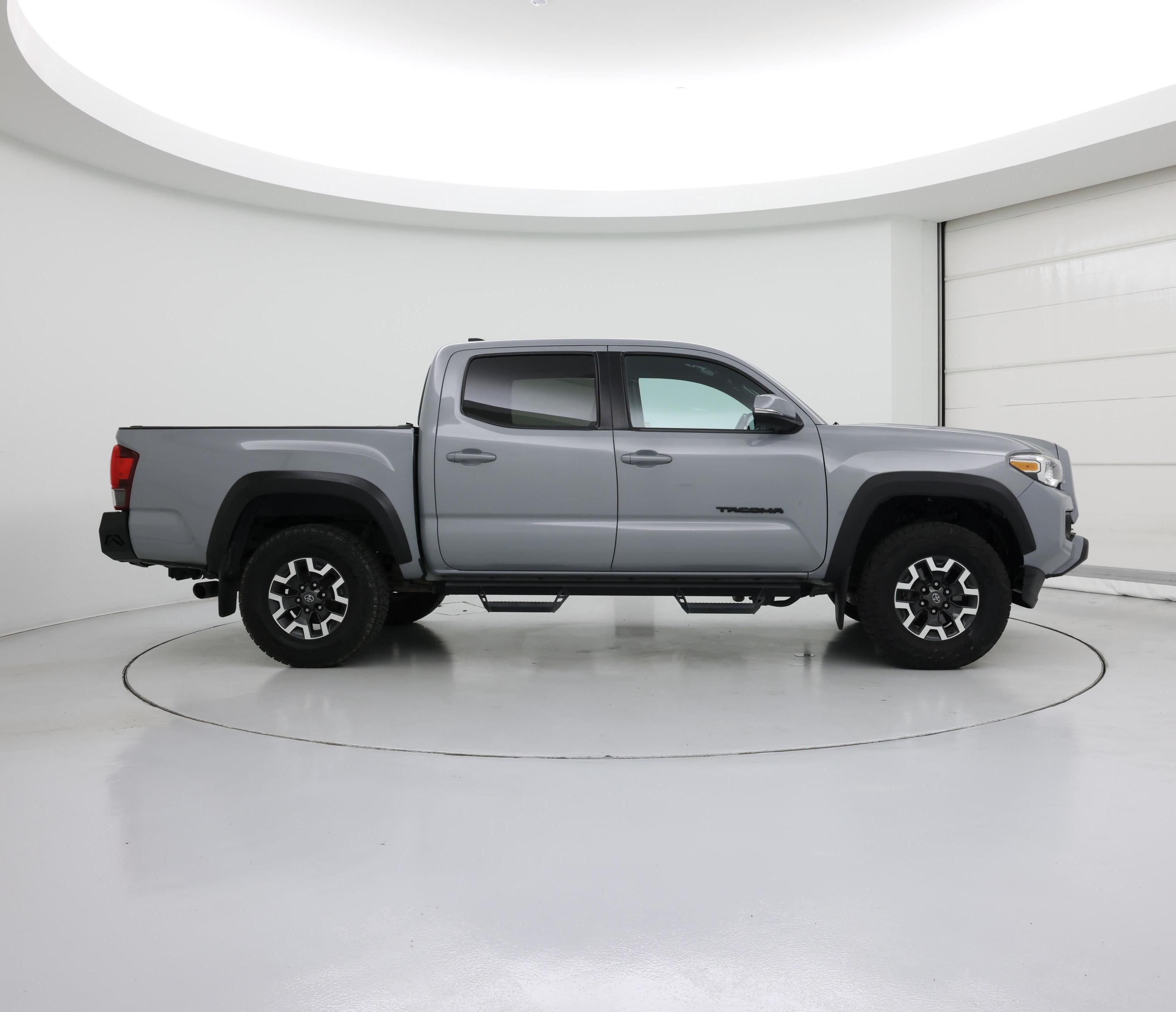 Thumbnail: 2019 Toyota Tacoma - 7