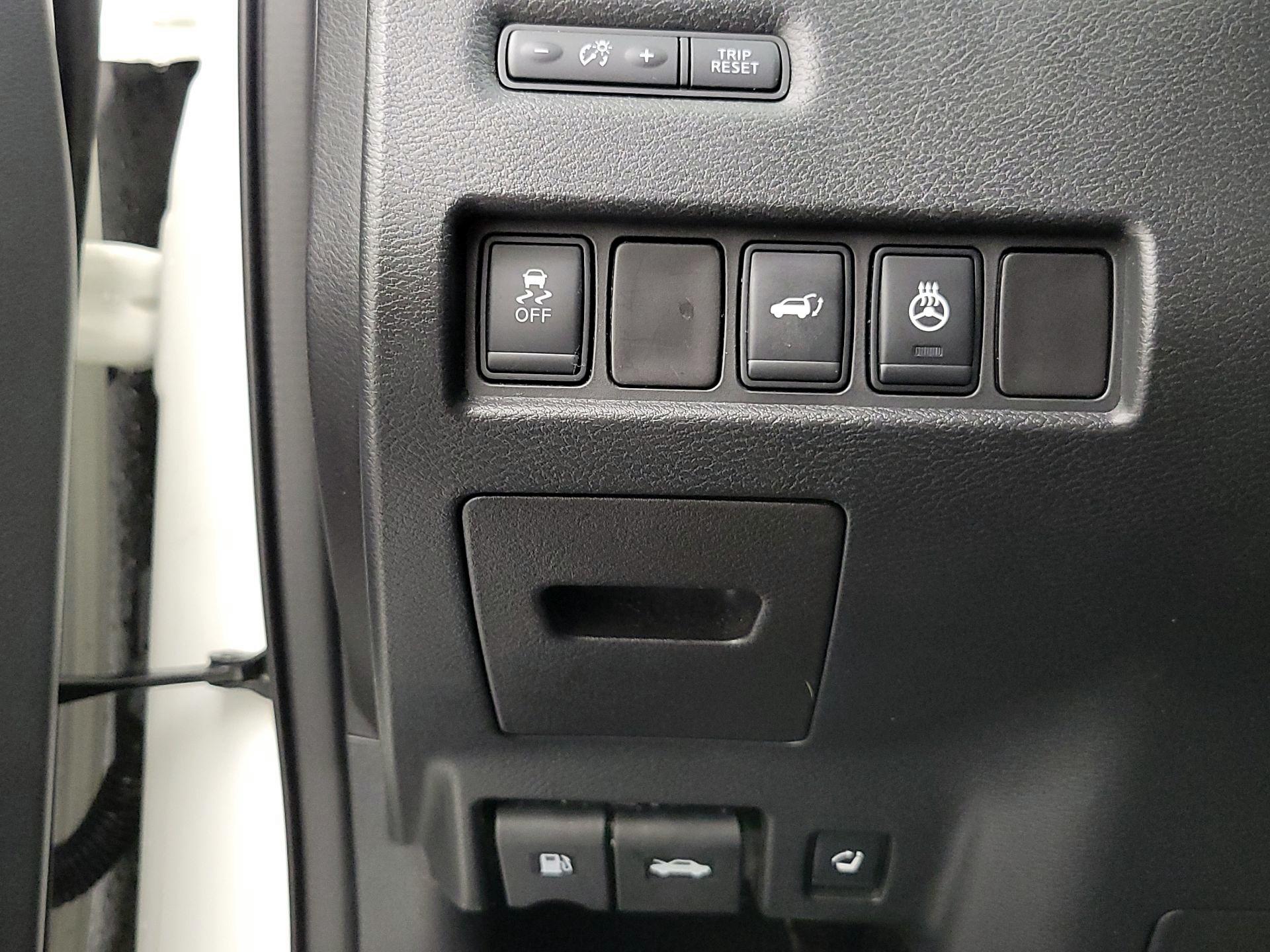 Thumbnail: 2015 Nissan Murano - 13