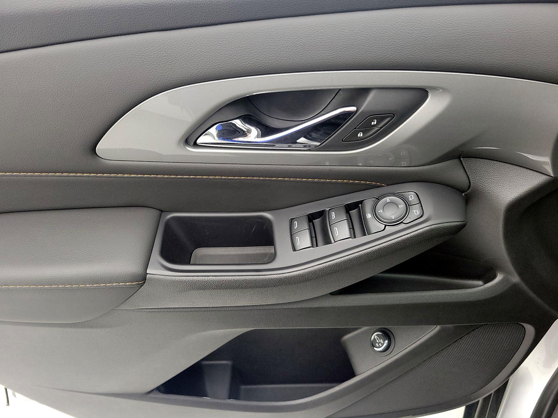 Thumbnail: 2021 Chevrolet Traverse - 12