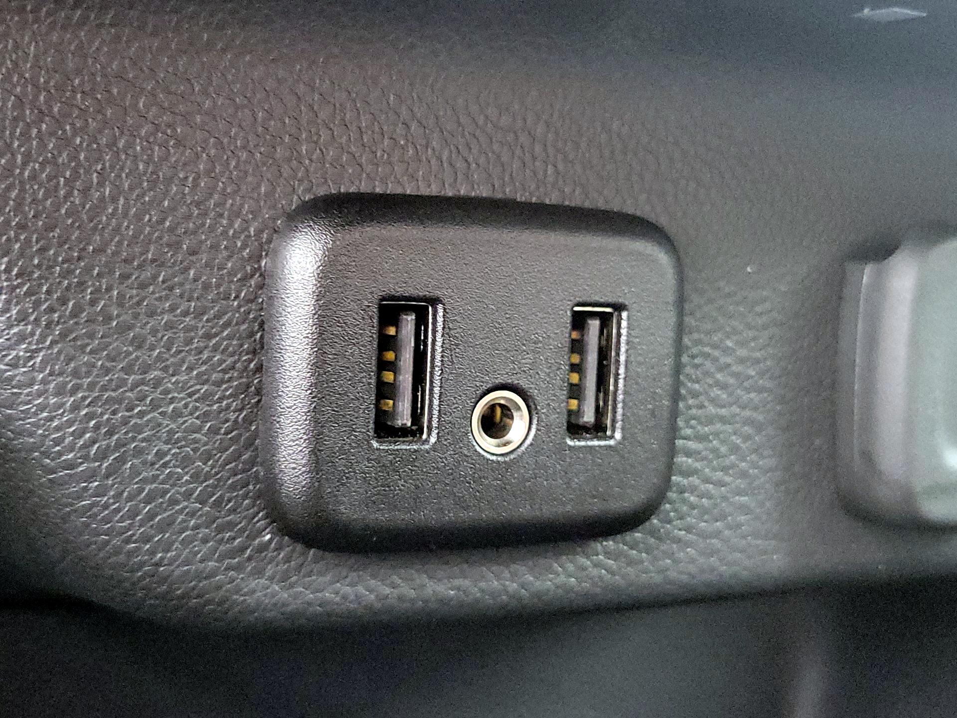 Thumbnail: 2021 Chevrolet Traverse - 18