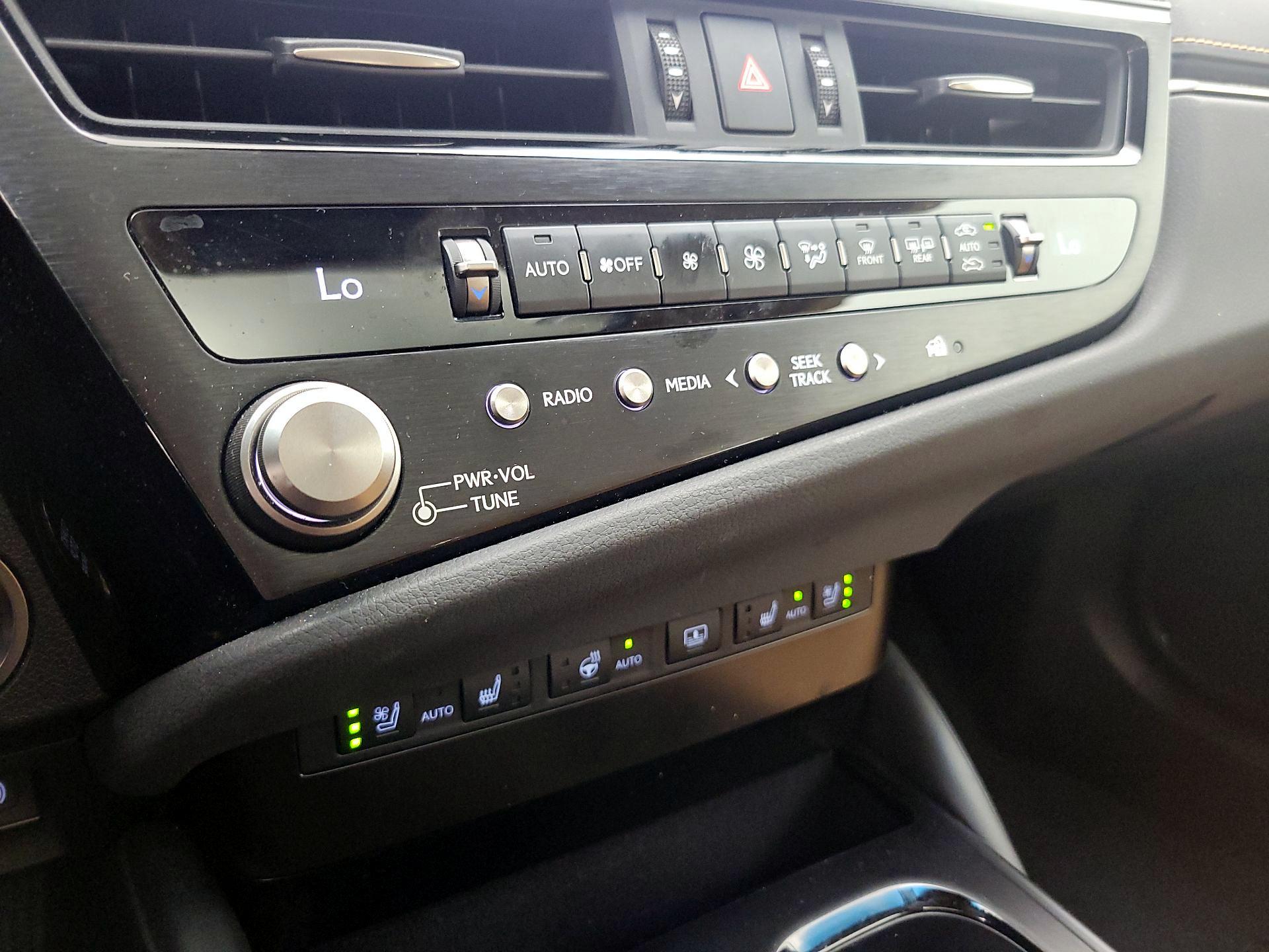 Thumbnail: 2023 Lexus ES - 16