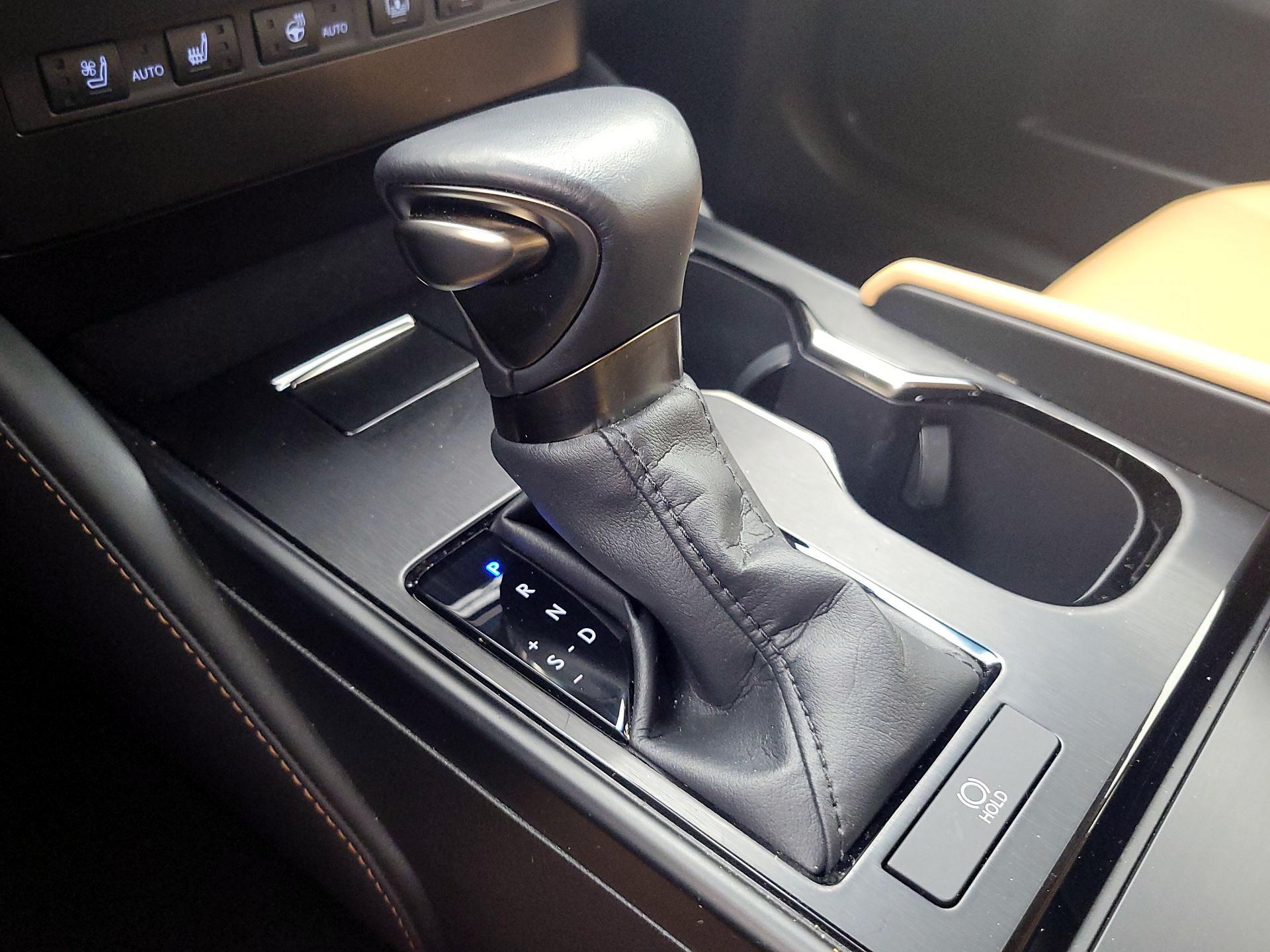 Thumbnail: 2023 Lexus ES - 17