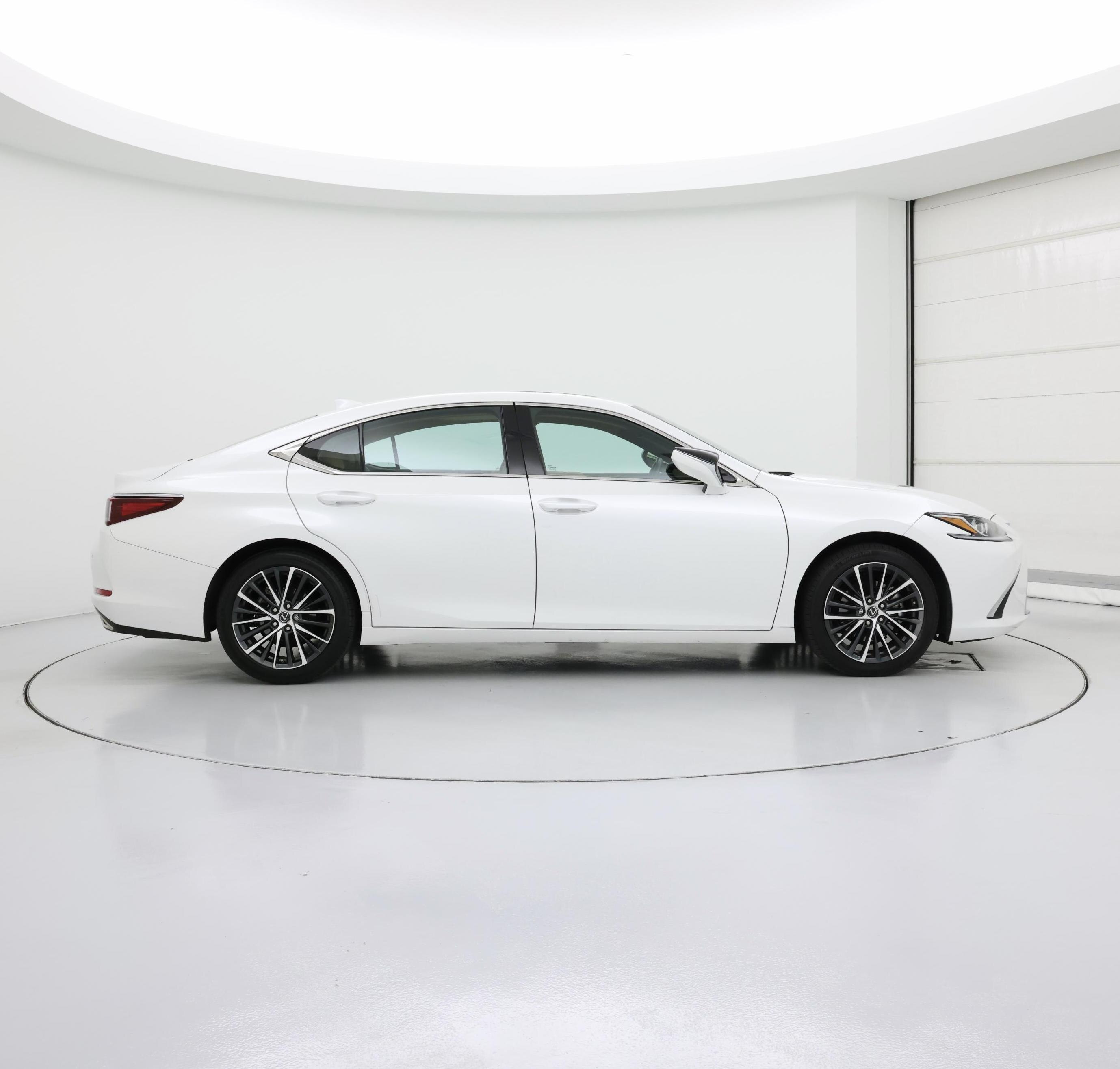 Thumbnail: 2023 Lexus ES - 7