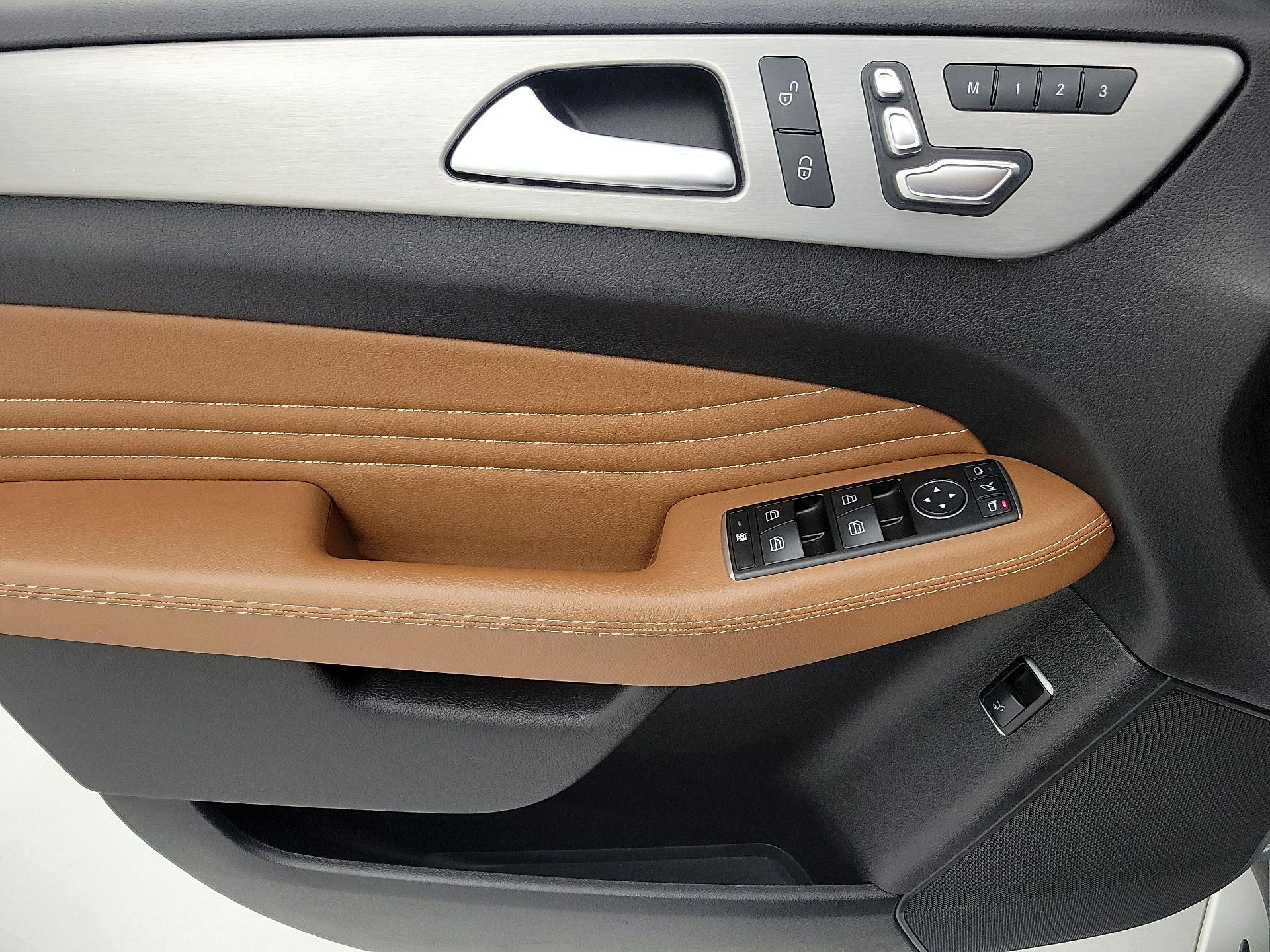 Thumbnail: 2017 Mercedes-Benz GLE - 12