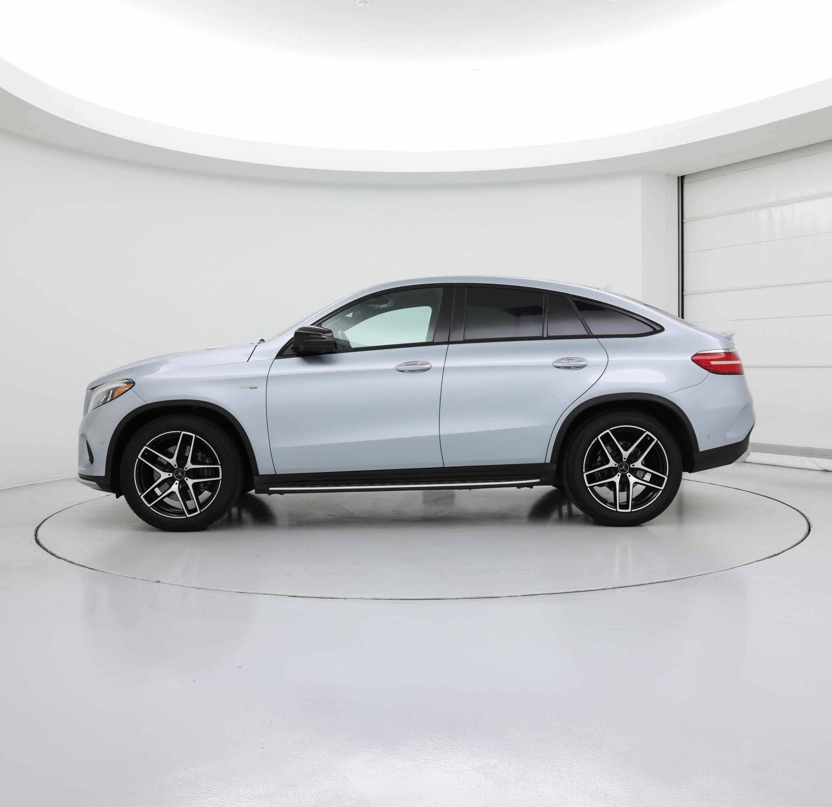 Thumbnail: 2017 Mercedes-Benz GLE - 3