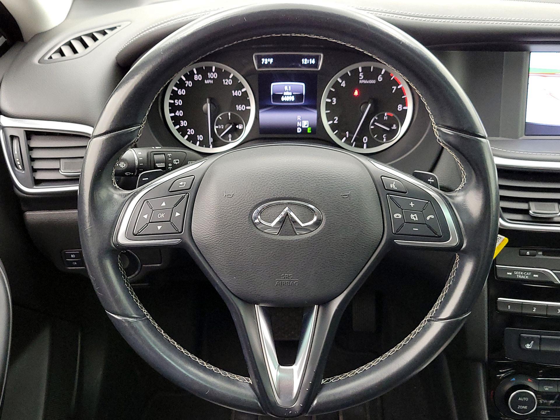 Thumbnail: 2017 INFINITI QX30 - 10