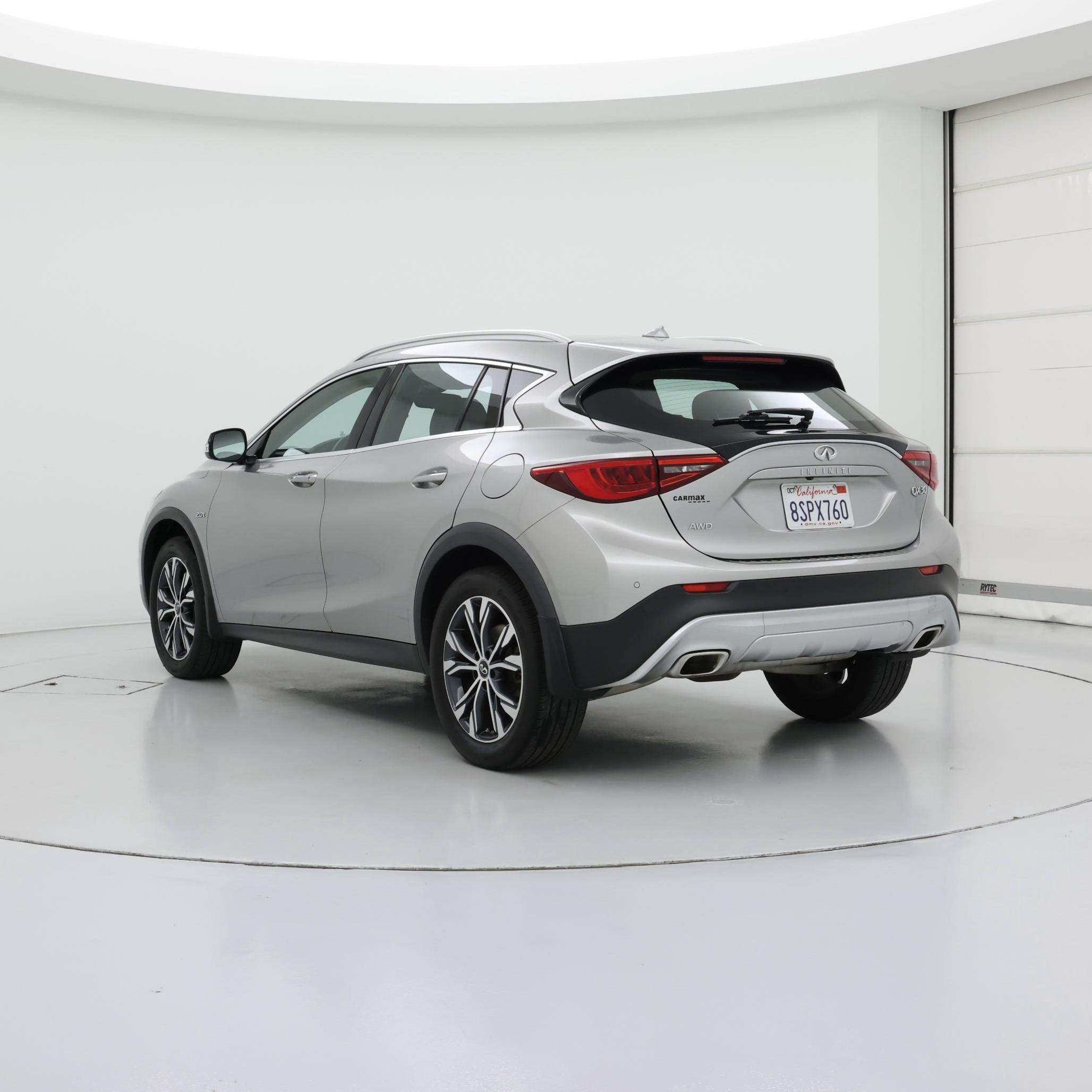 Thumbnail: 2017 INFINITI QX30 - 2