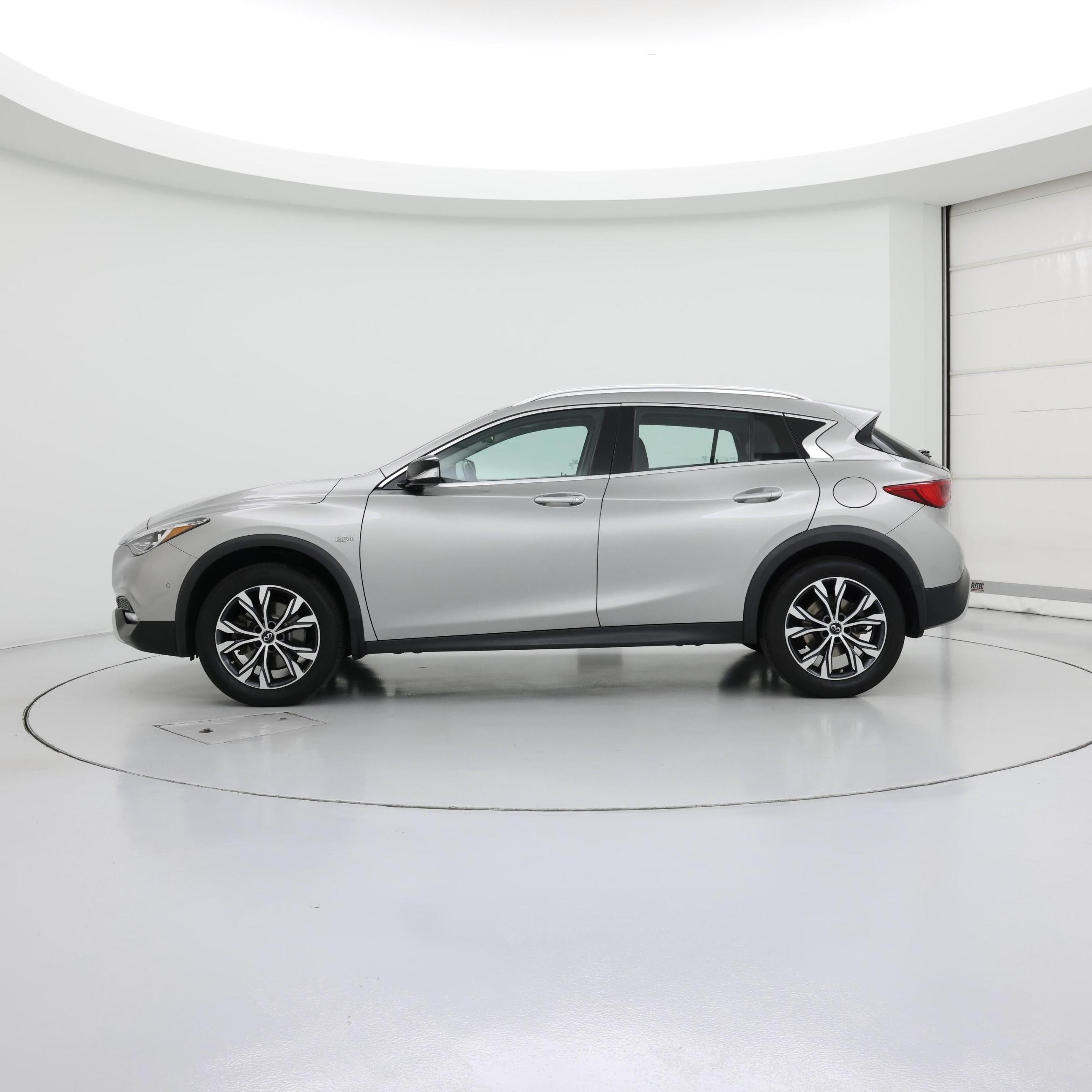 Thumbnail: 2017 INFINITI QX30 - 3