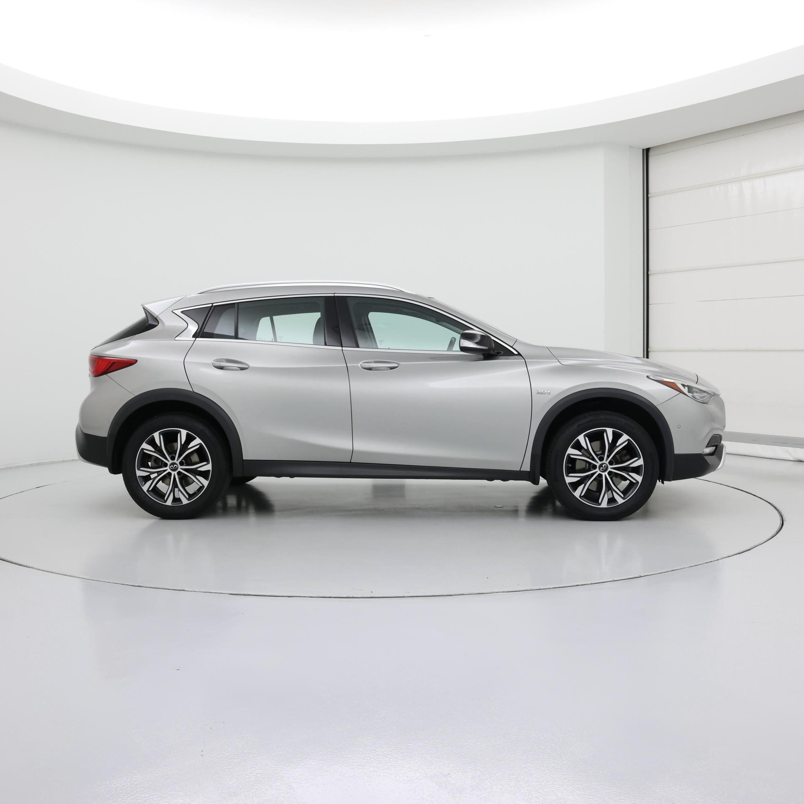 Thumbnail: 2017 INFINITI QX30 - 7
