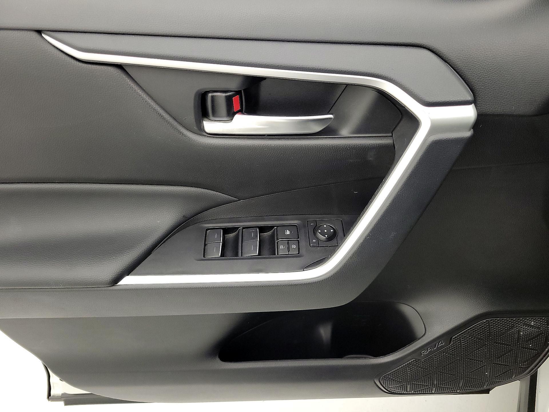 Thumbnail: 2024 Toyota RAV4 - 12