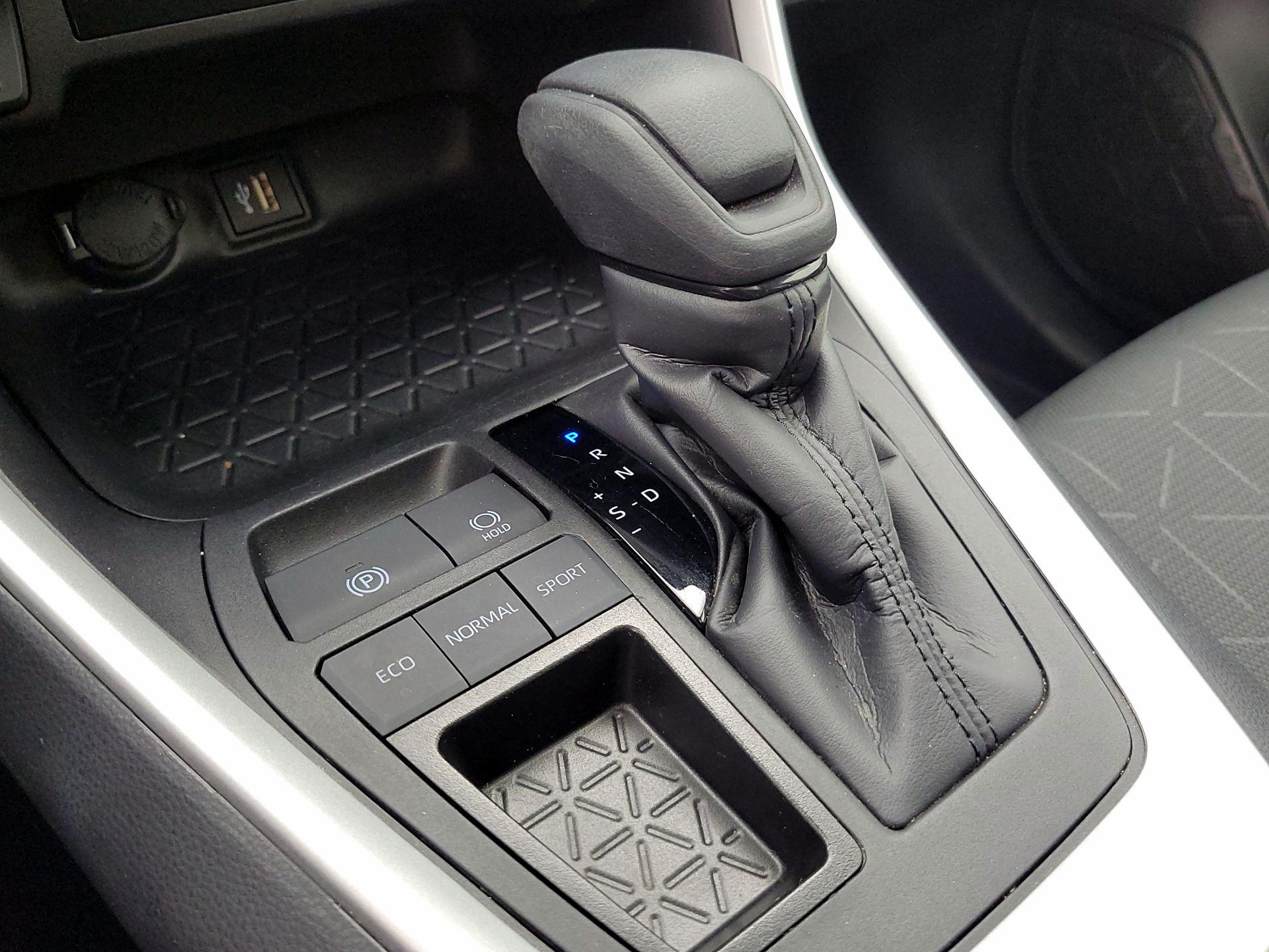 Thumbnail: 2024 Toyota RAV4 - 17