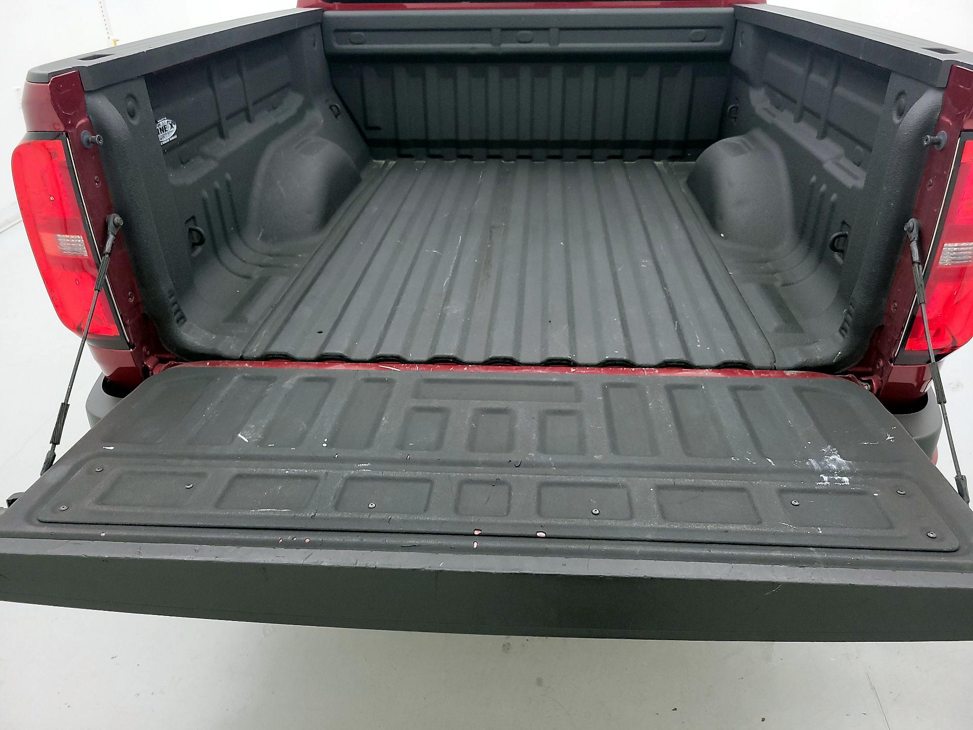 Thumbnail: 2018 Chevrolet Colorado - 20