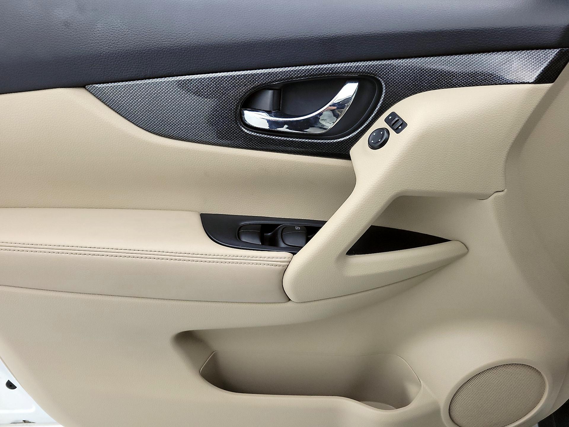 Thumbnail: 2014 Nissan Rogue - 12