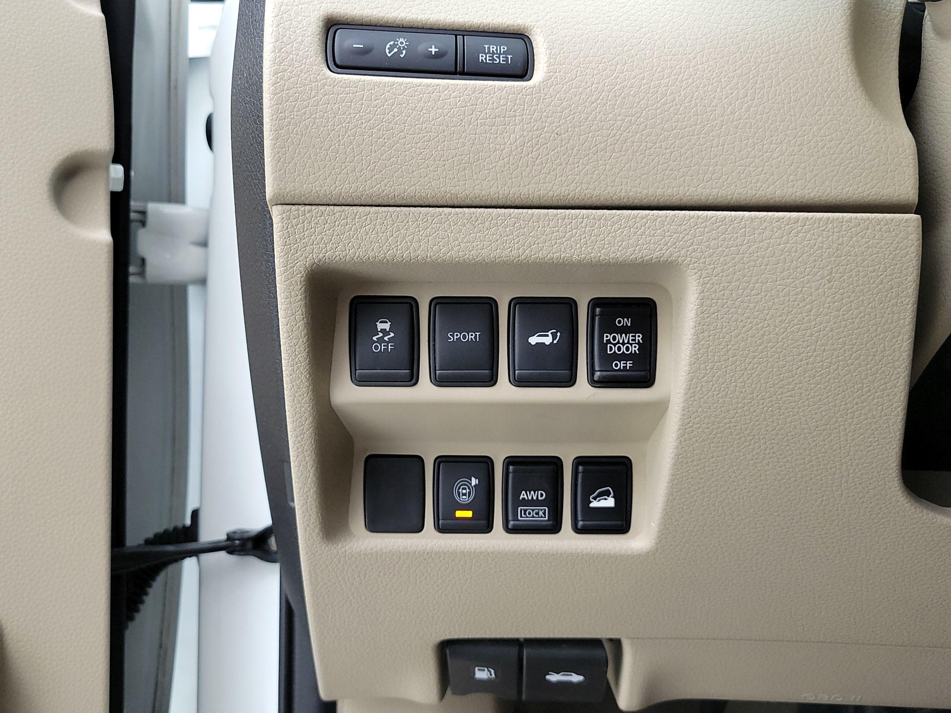 Thumbnail: 2014 Nissan Rogue - 13