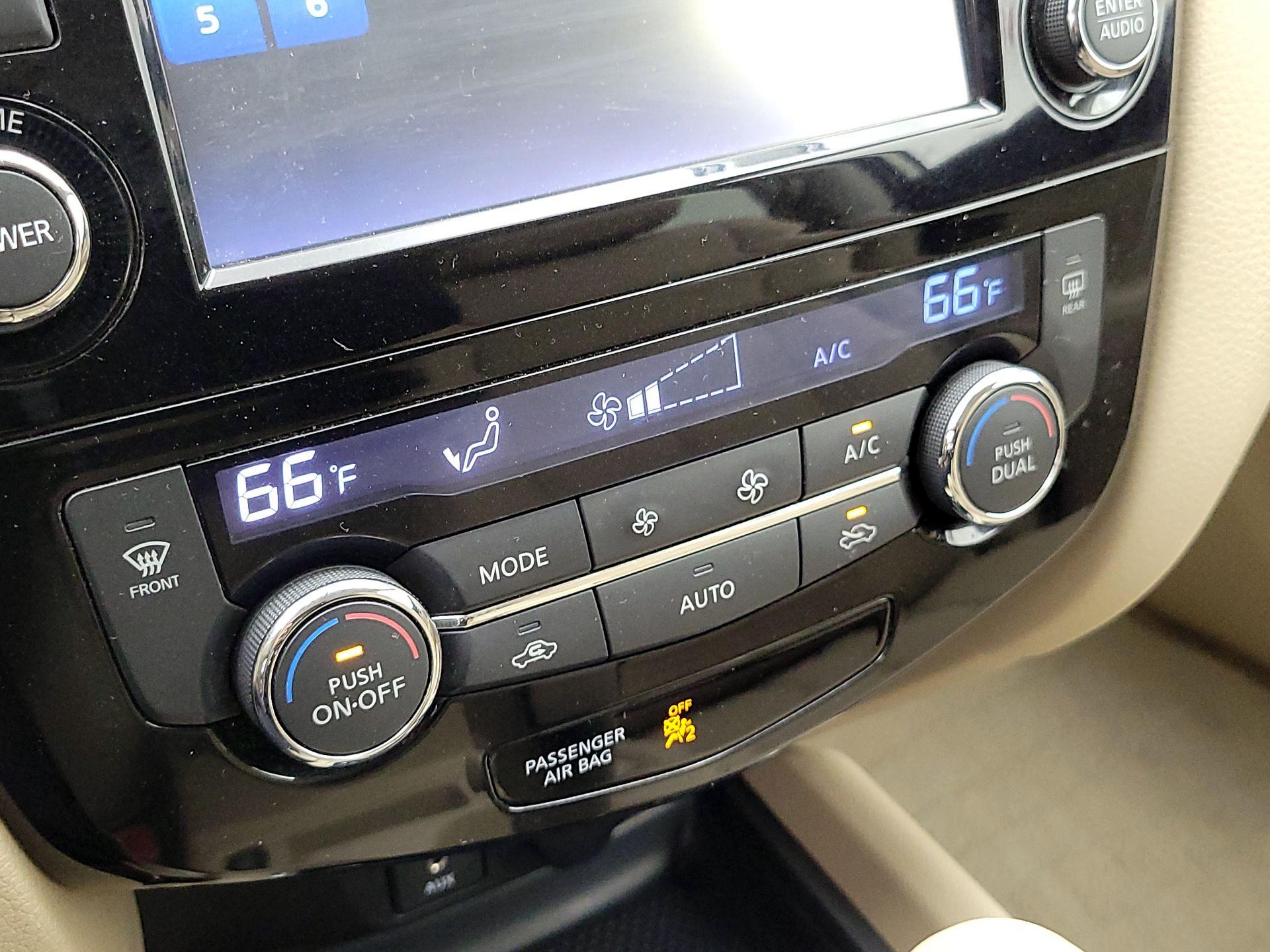 Thumbnail: 2014 Nissan Rogue - 17