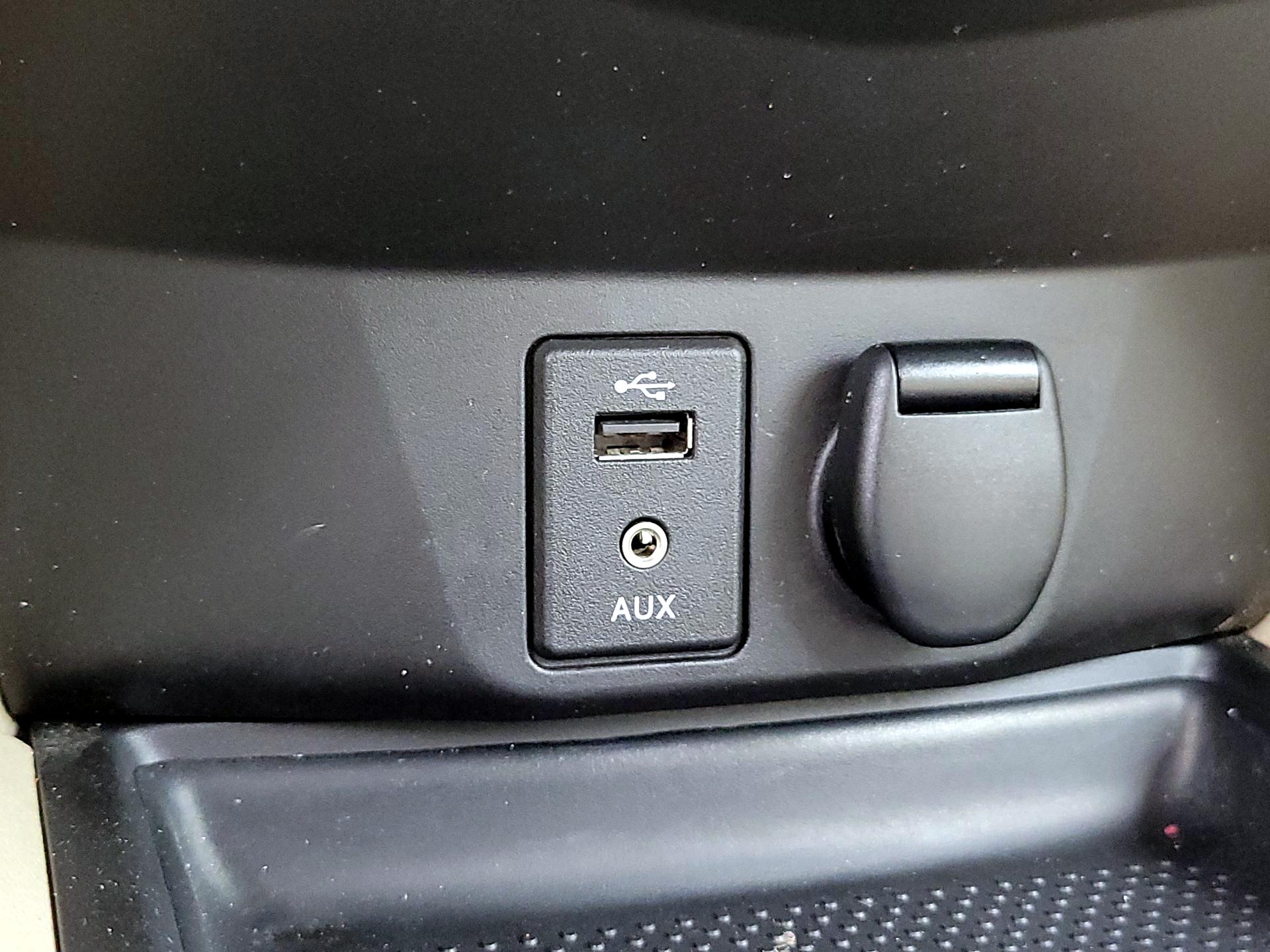 Thumbnail: 2014 Nissan Rogue - 19