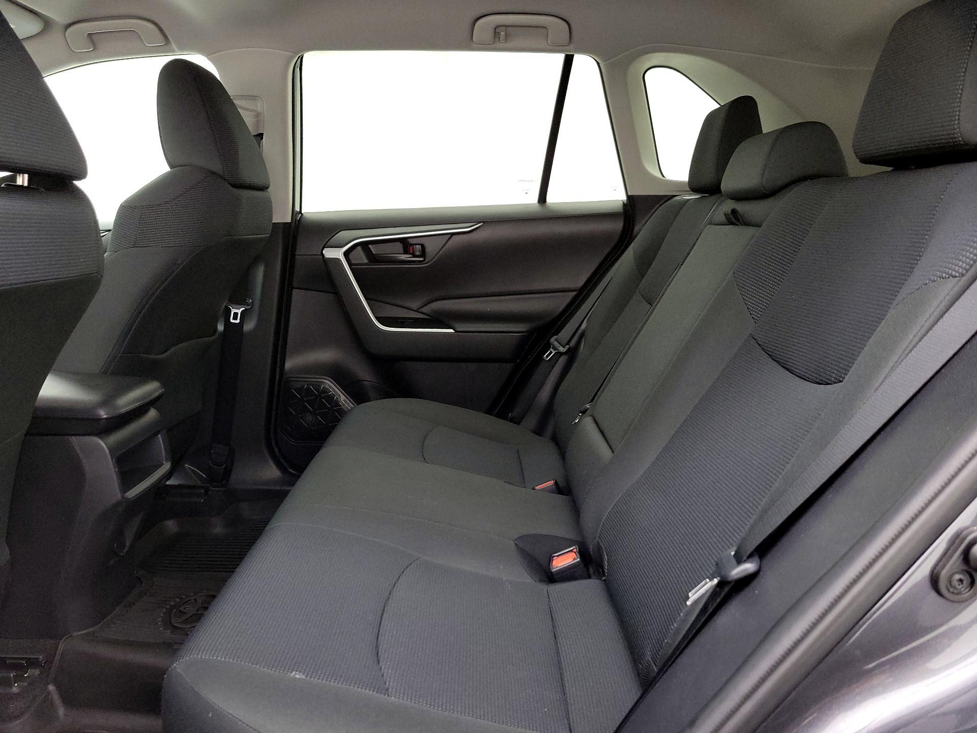 Thumbnail: 2020 Toyota RAV4 - 19