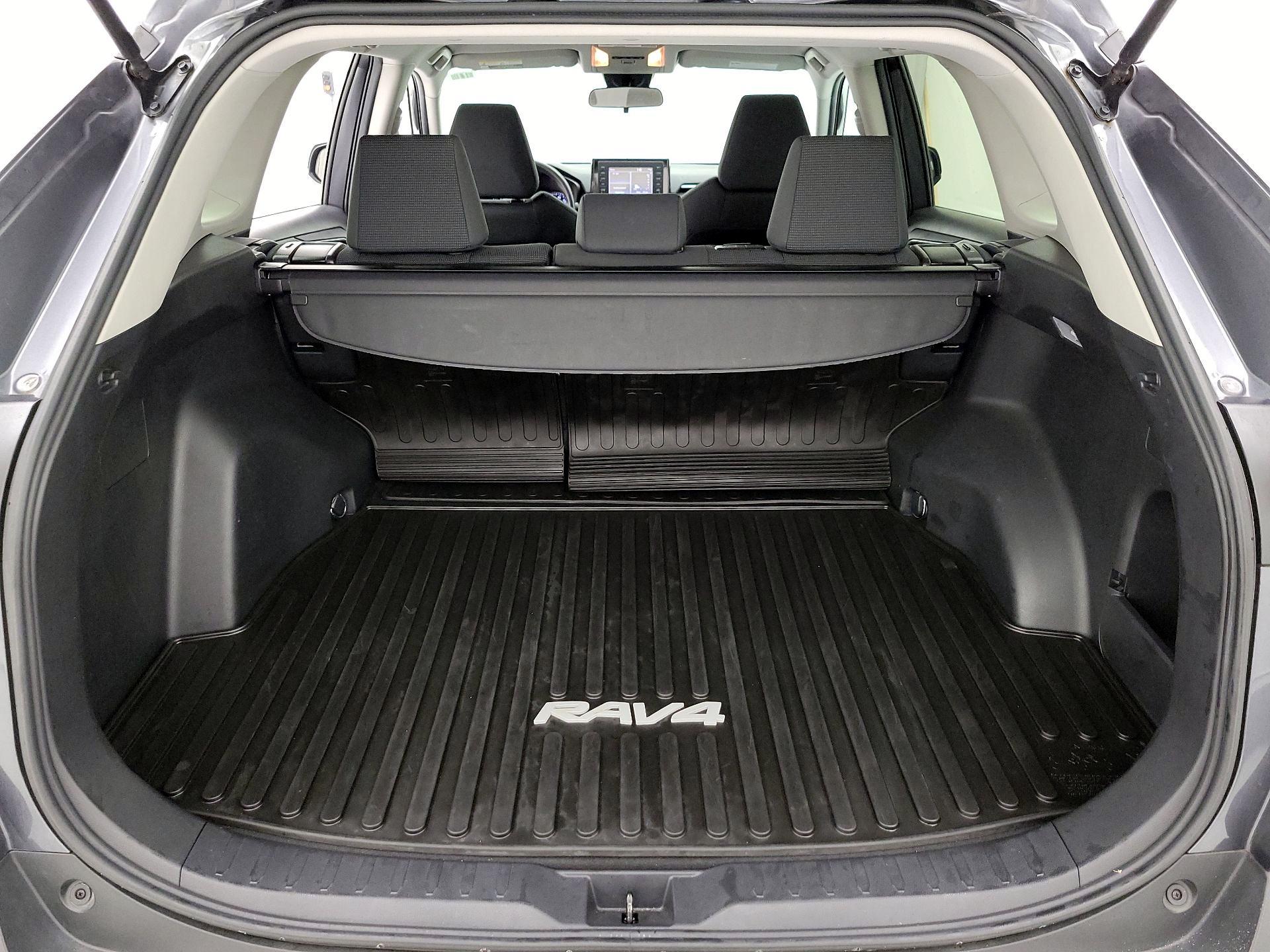 Thumbnail: 2020 Toyota RAV4 - 20