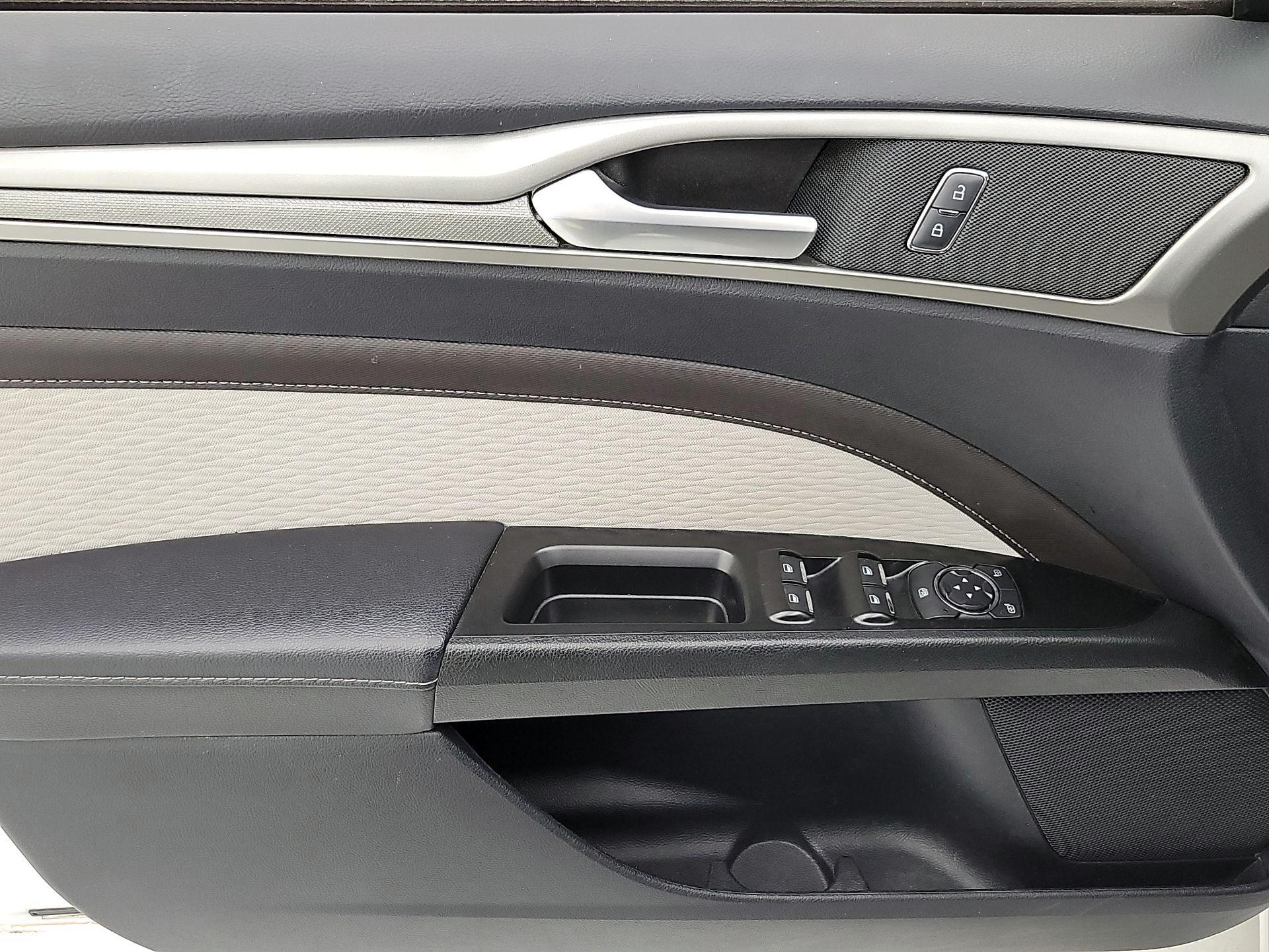 Thumbnail: 2019 Ford Fusion - 12