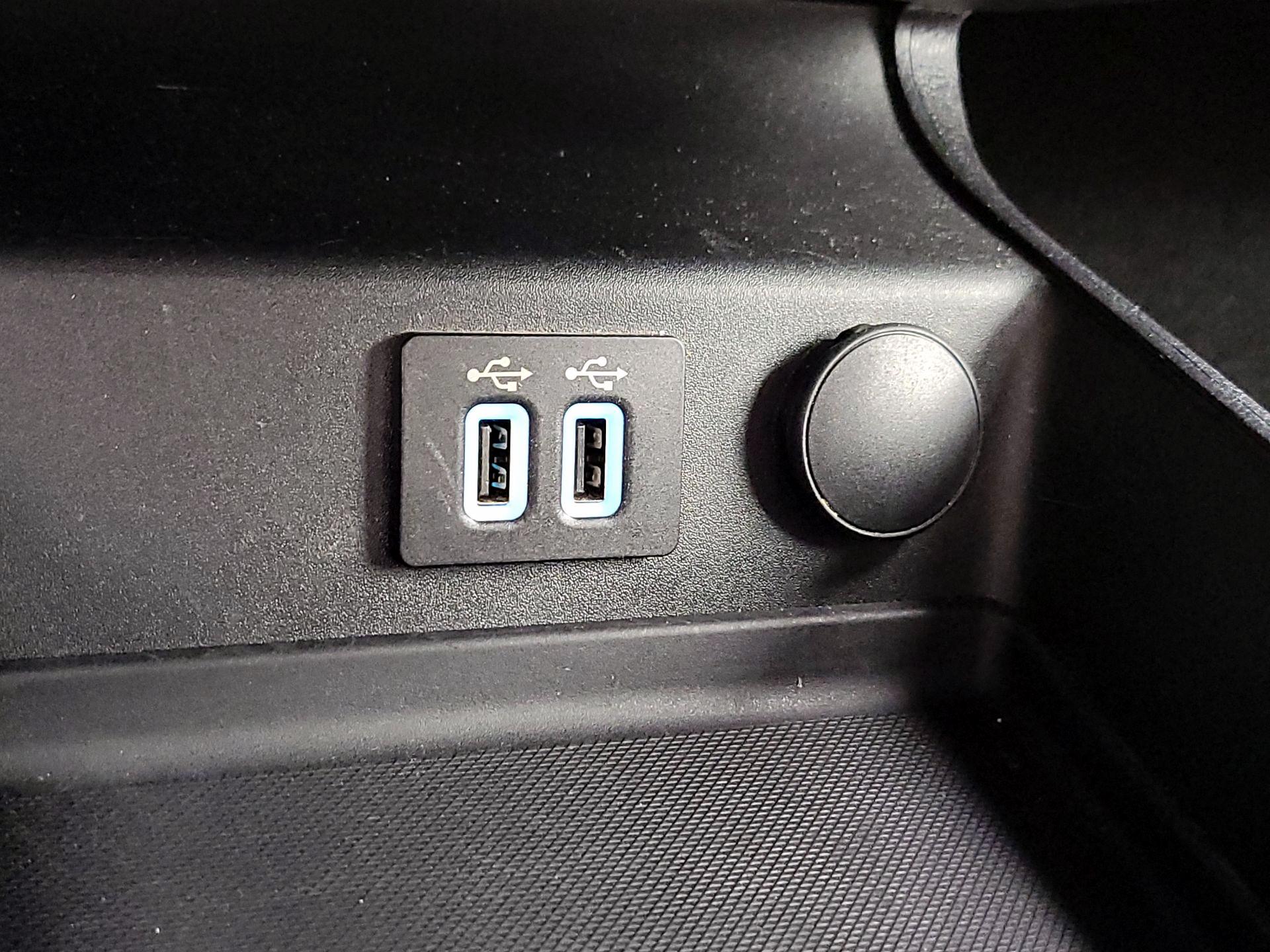 Thumbnail: 2019 Ford Fusion - 18