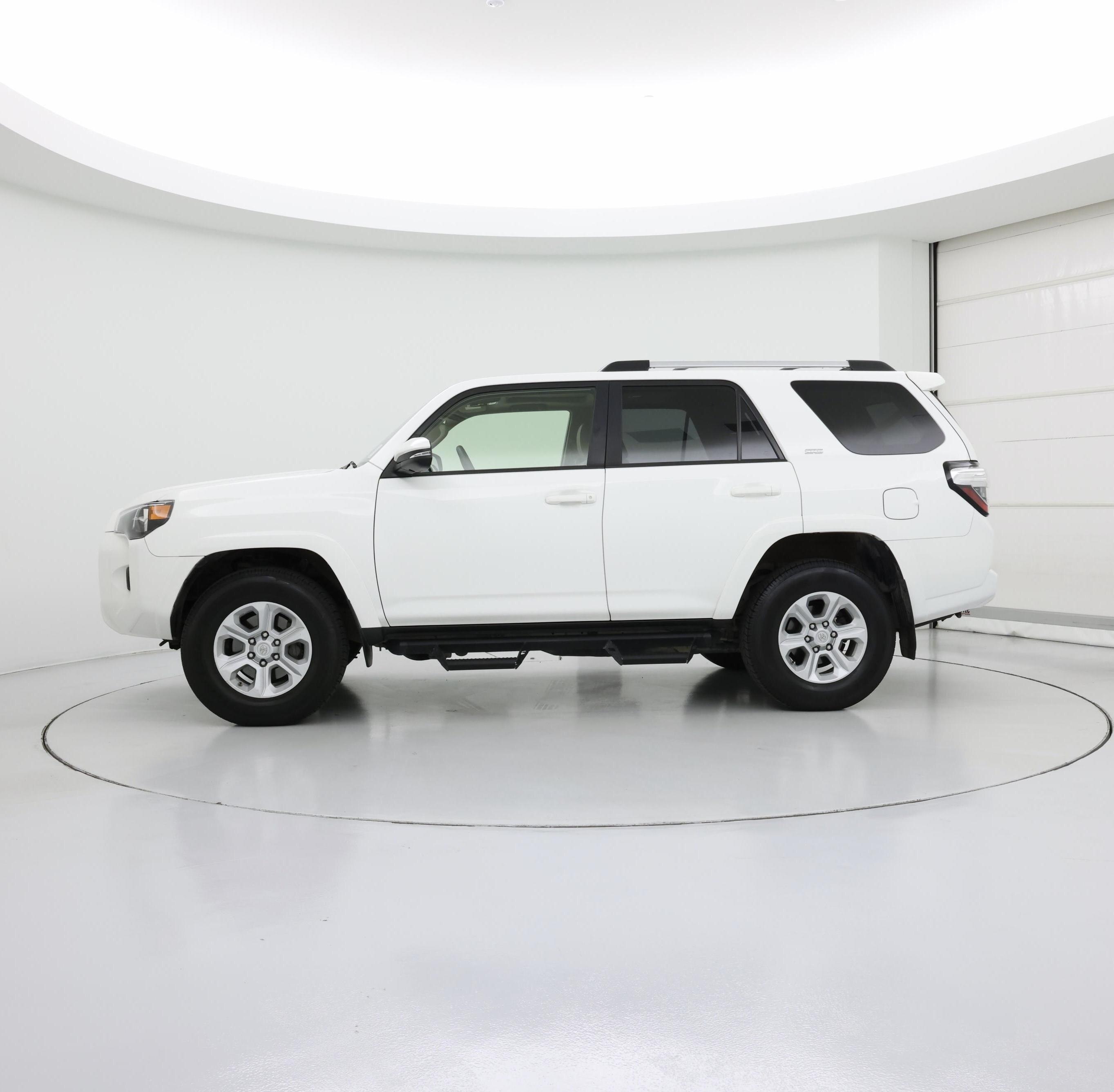 Thumbnail: 2021 Toyota 4Runner - 3