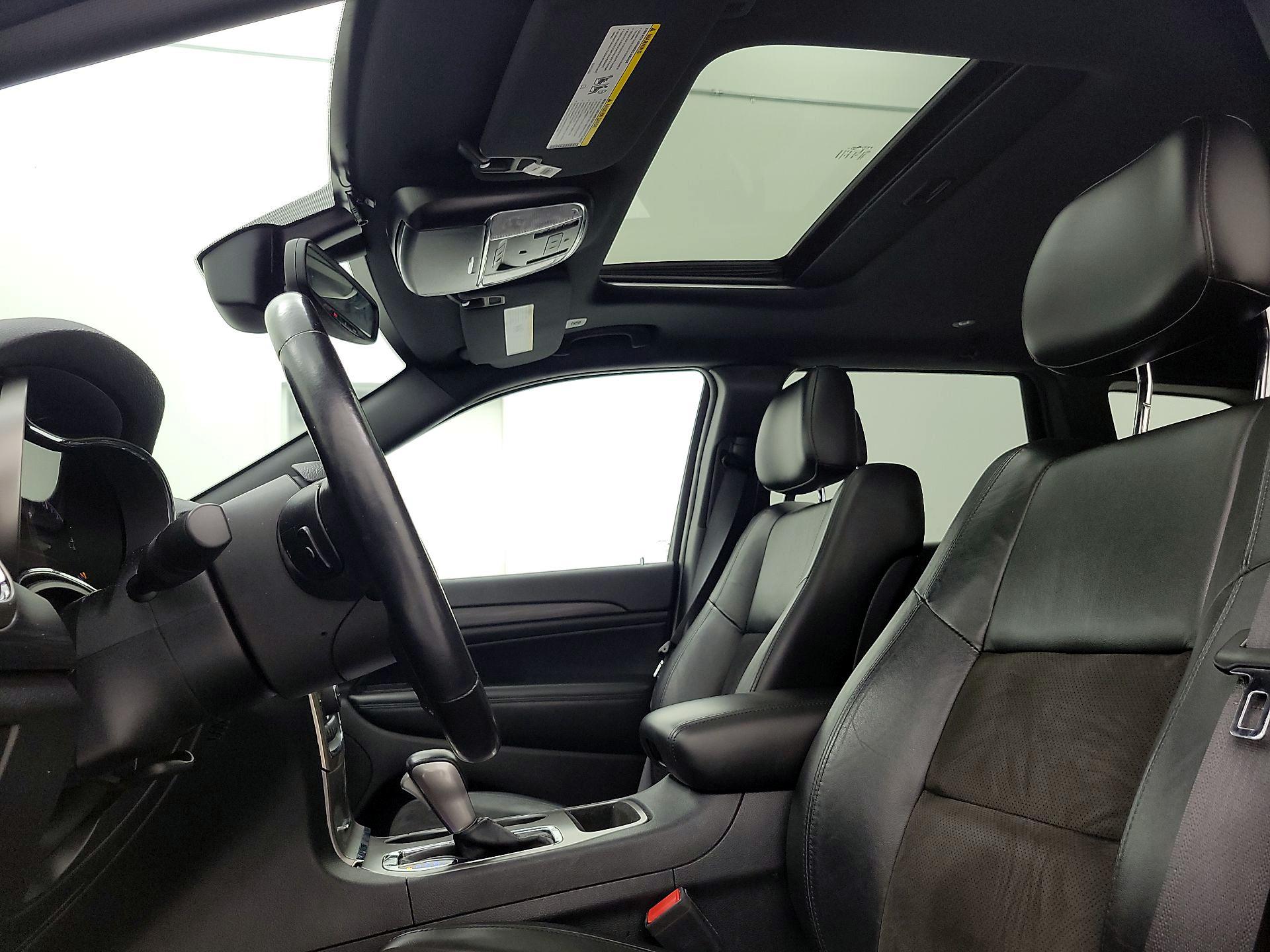 Thumbnail: 2020 Jeep Grand Cherokee - 19