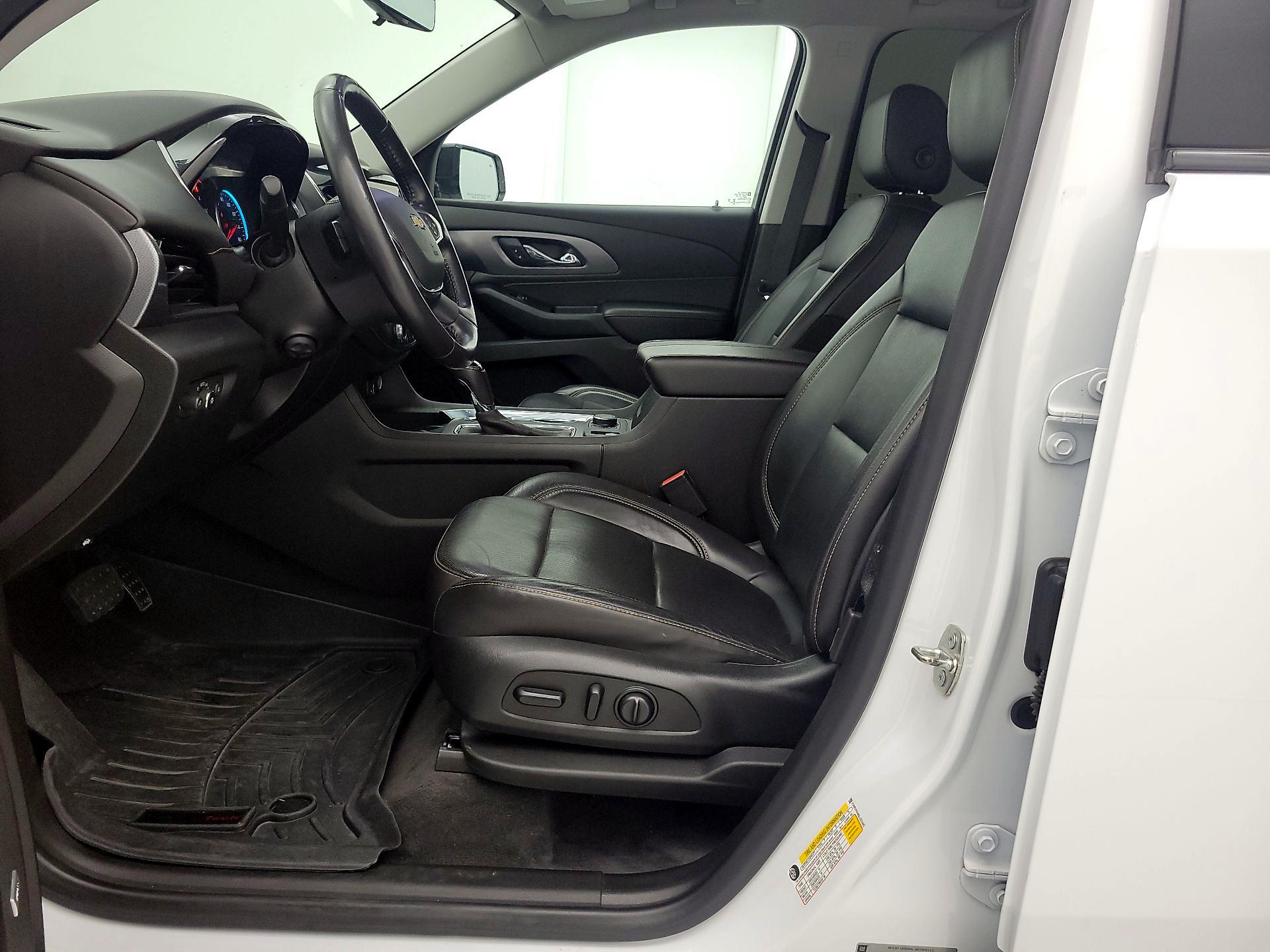 Thumbnail: 2020 Chevrolet Traverse - 11