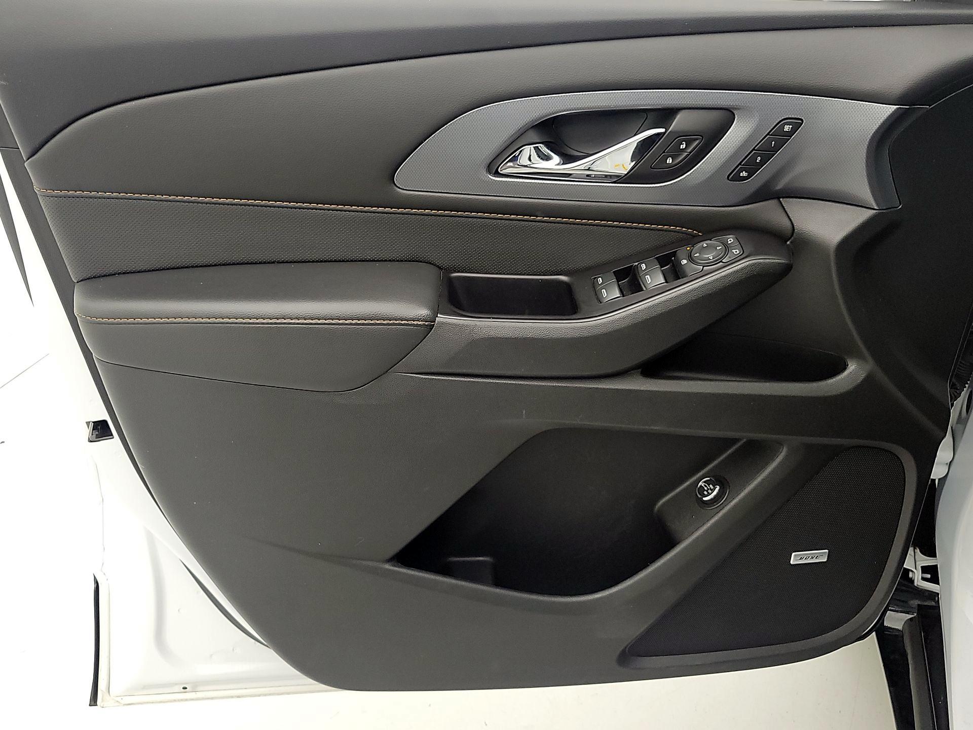 Thumbnail: 2020 Chevrolet Traverse - 12