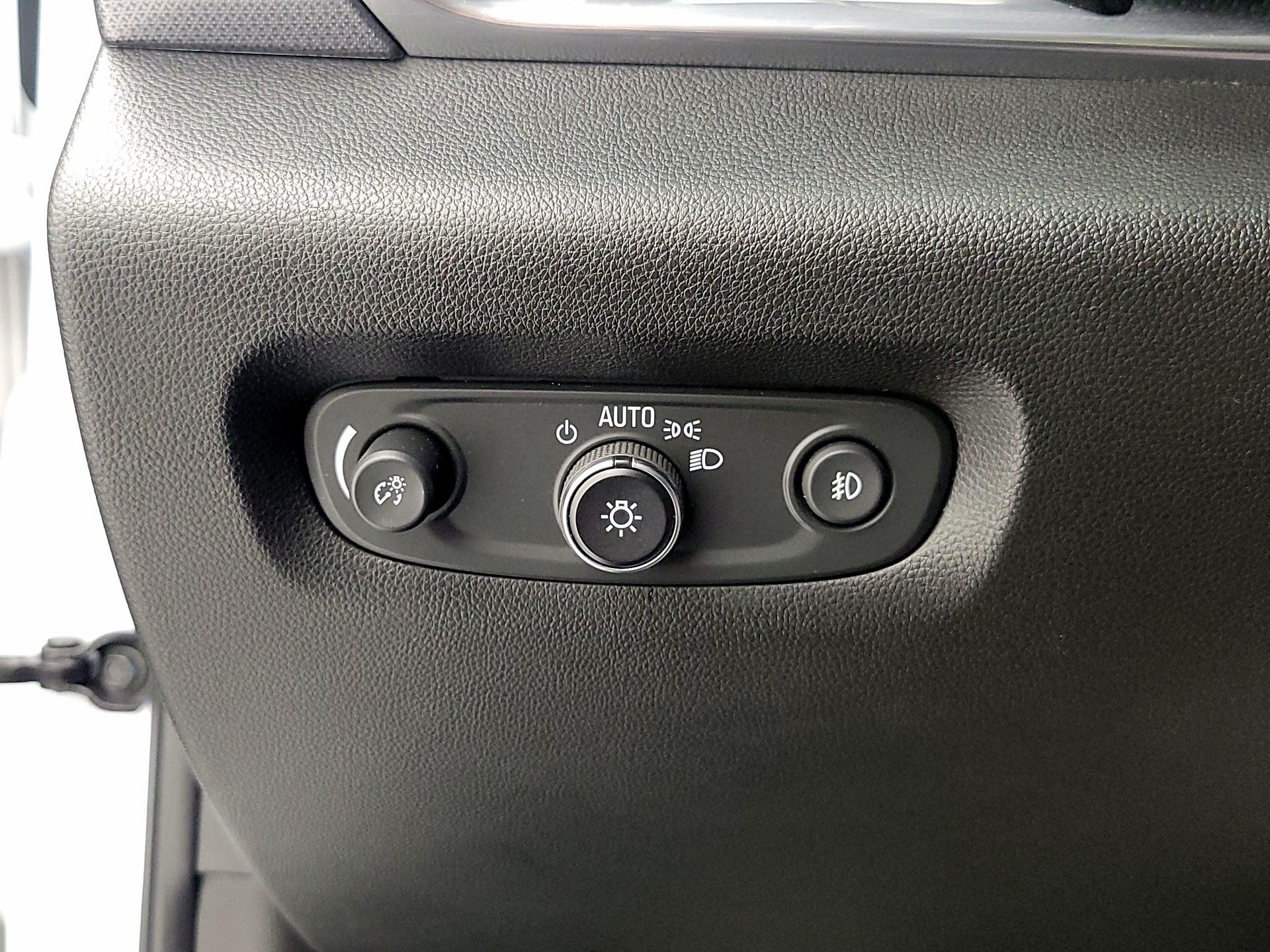 Thumbnail: 2020 Chevrolet Traverse - 13