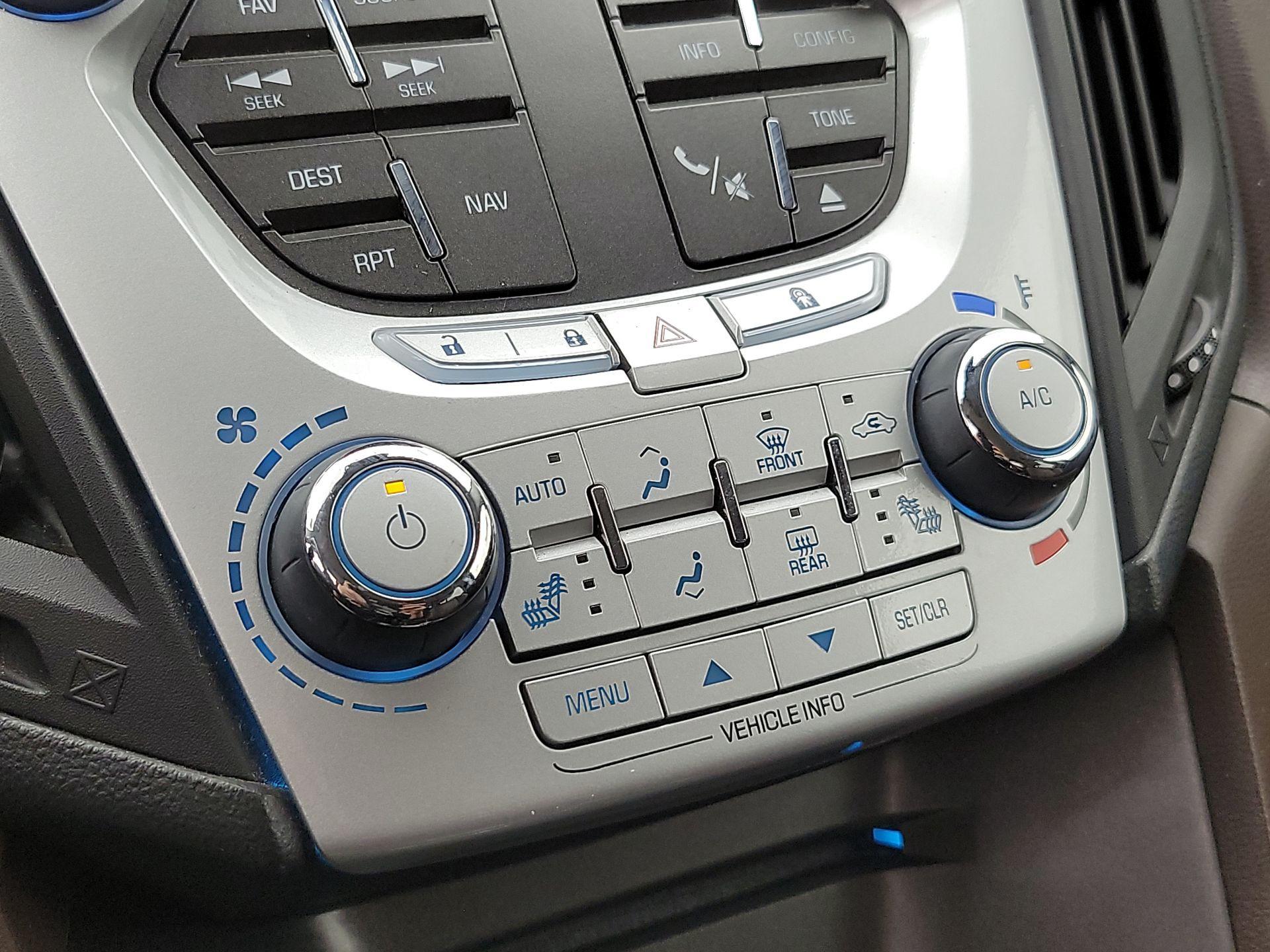 Thumbnail: 2015 Chevrolet Equinox - 17