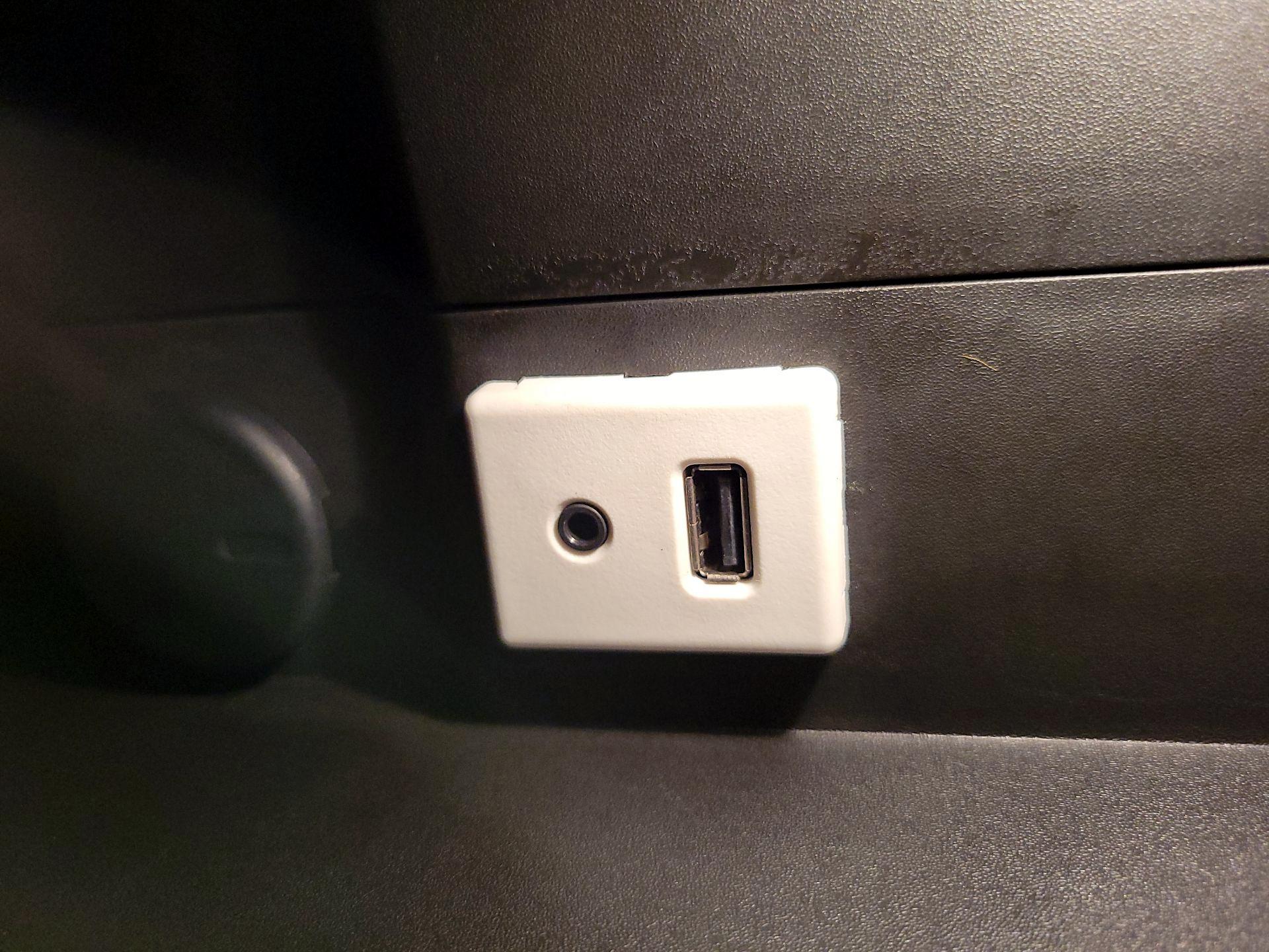 Thumbnail: 2015 Chevrolet Equinox - 19