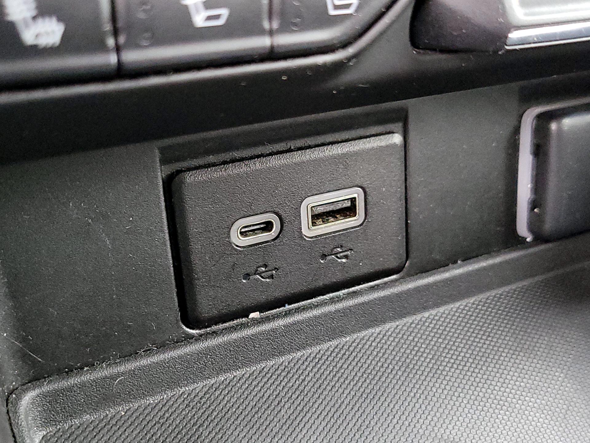 Thumbnail: 2023 GMC Yukon - 19