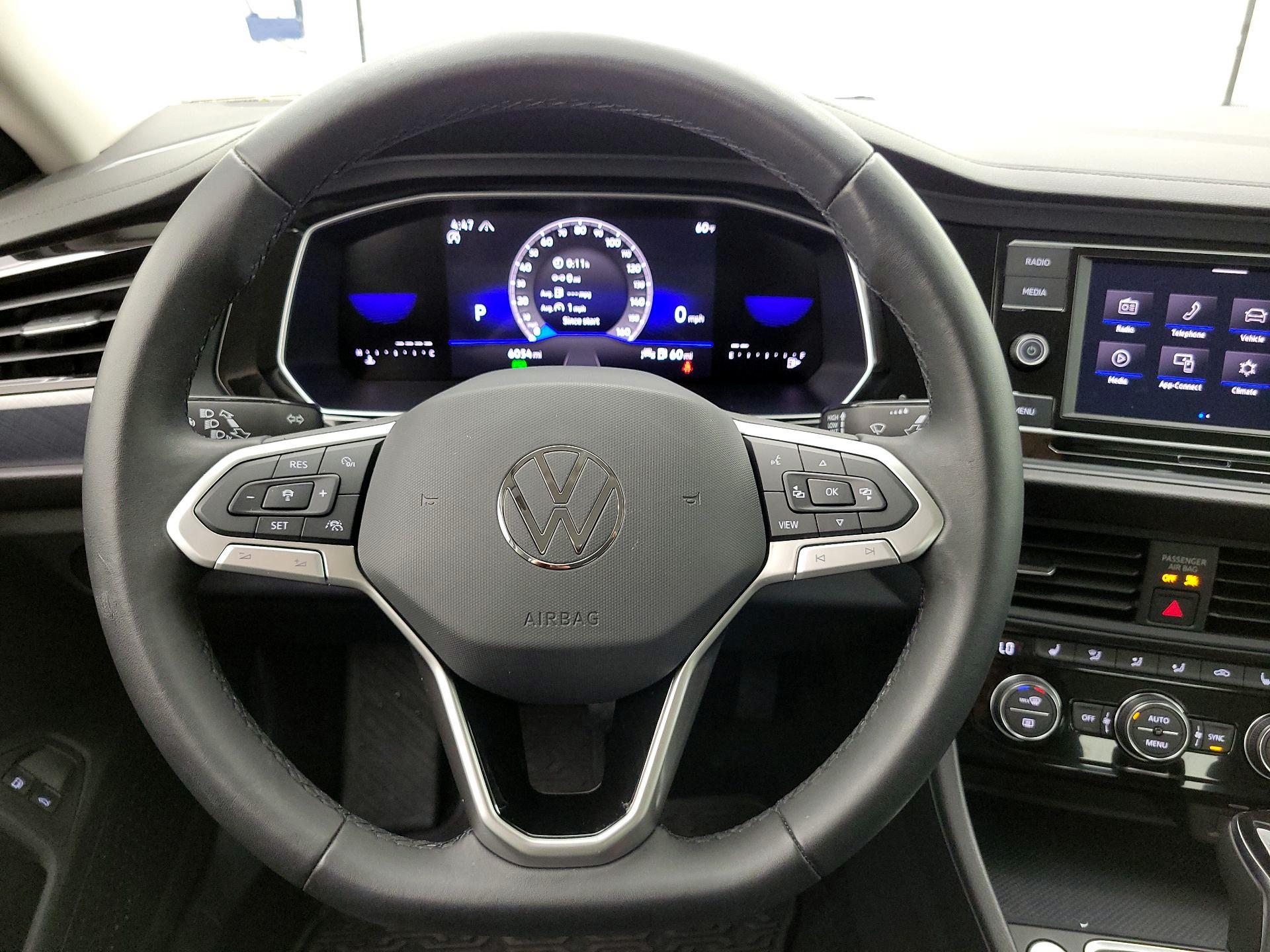 Thumbnail: 2024 Volkswagen Jetta - 10