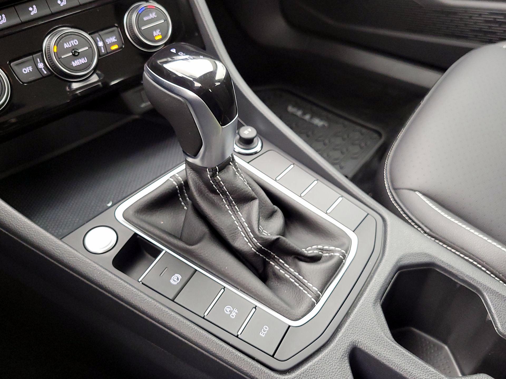 Thumbnail: 2024 Volkswagen Jetta - 17