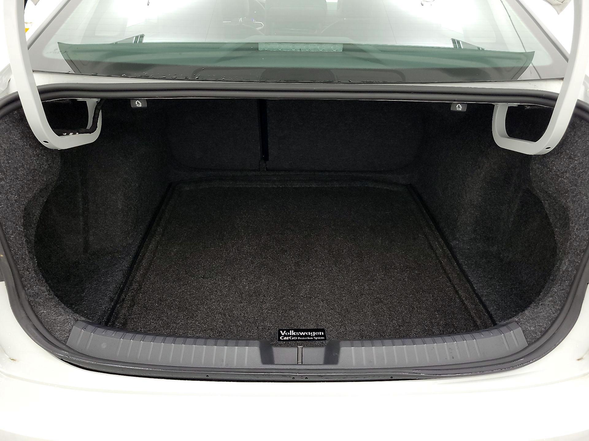 Thumbnail: 2024 Volkswagen Jetta - 20