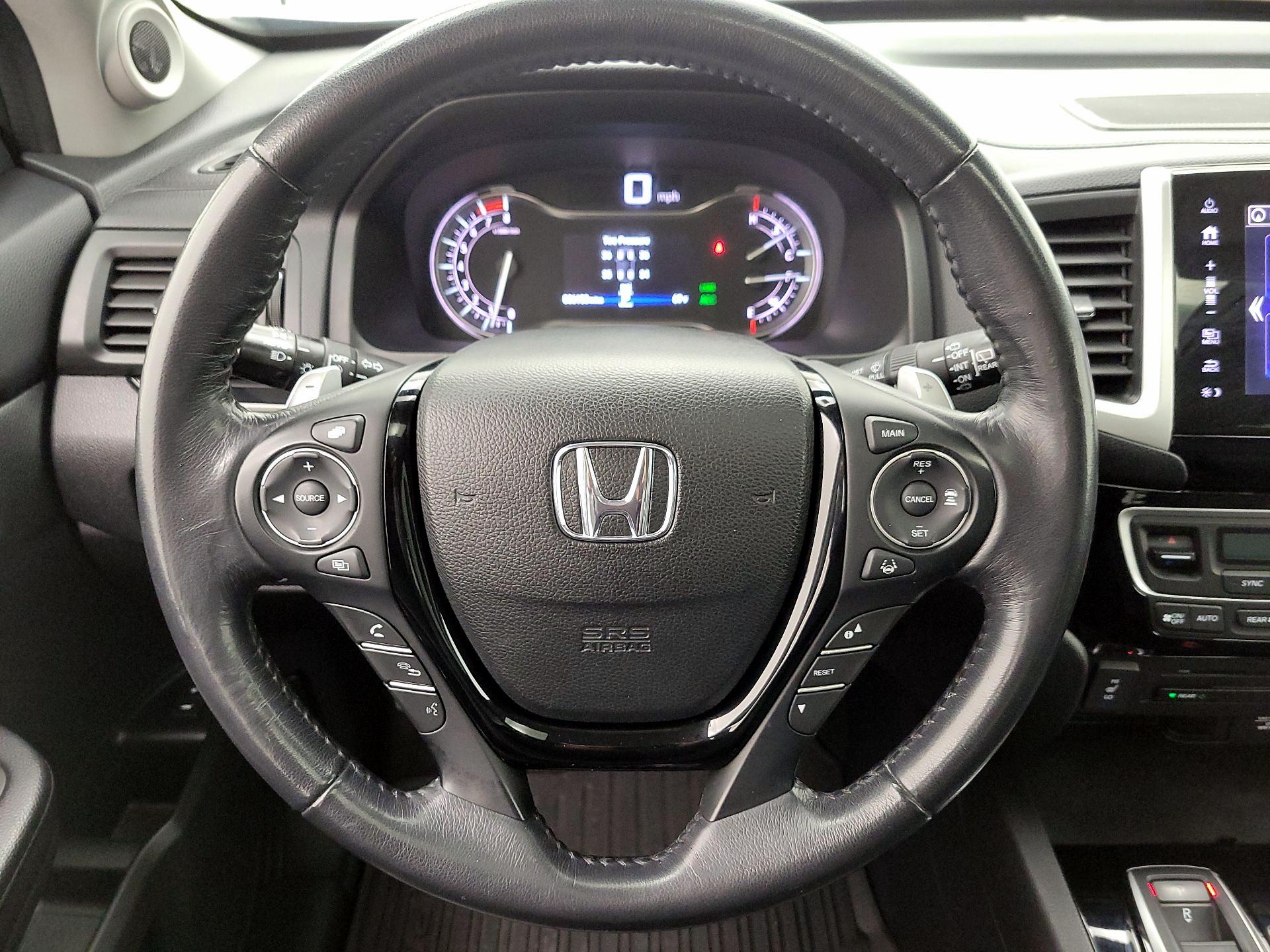 Thumbnail: 2017 Honda Pilot - 10