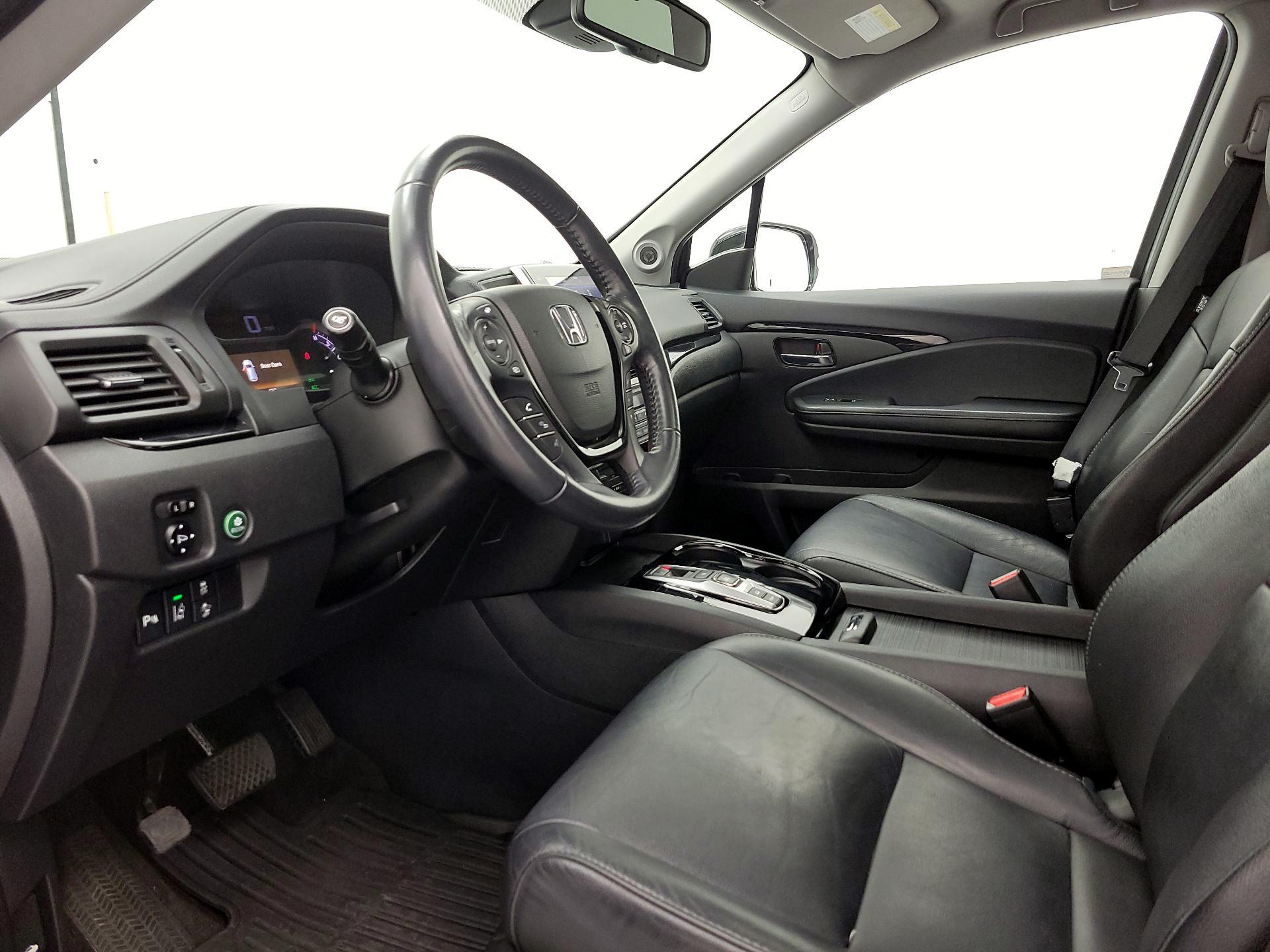 Thumbnail: 2017 Honda Pilot - 11