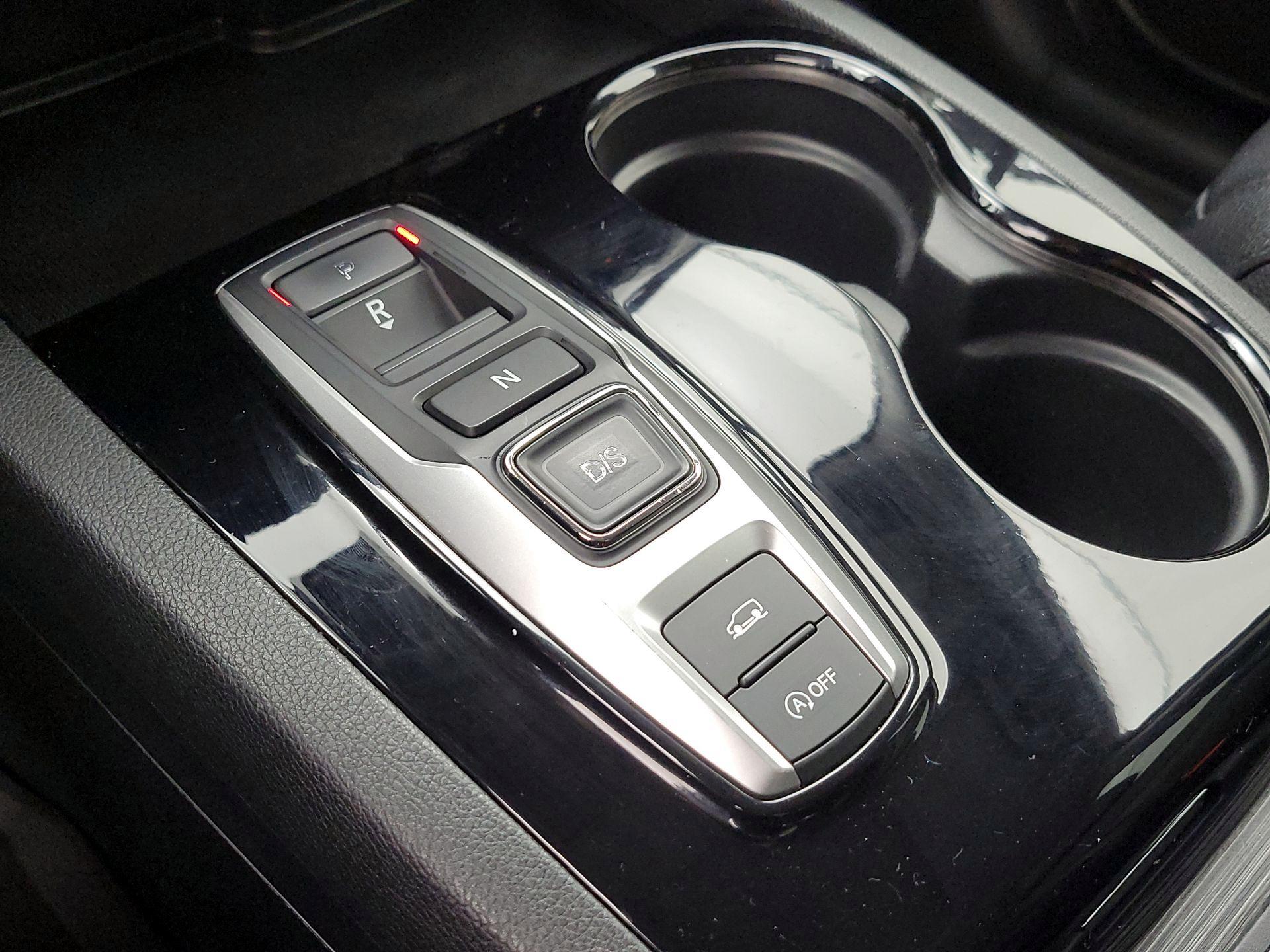 Thumbnail: 2017 Honda Pilot - 18