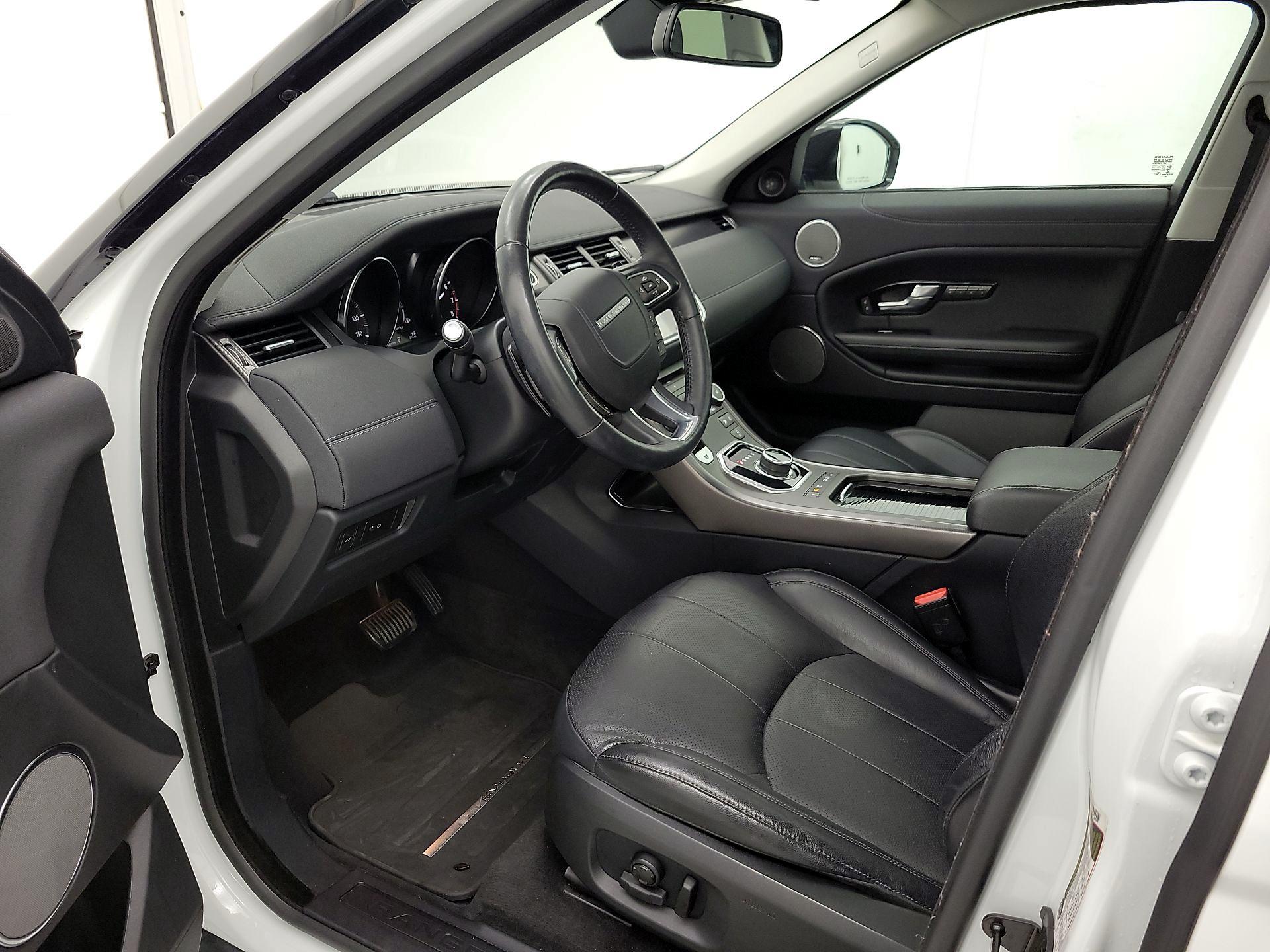 Thumbnail: 2019 Land Rover Range Rover Evoque - 11