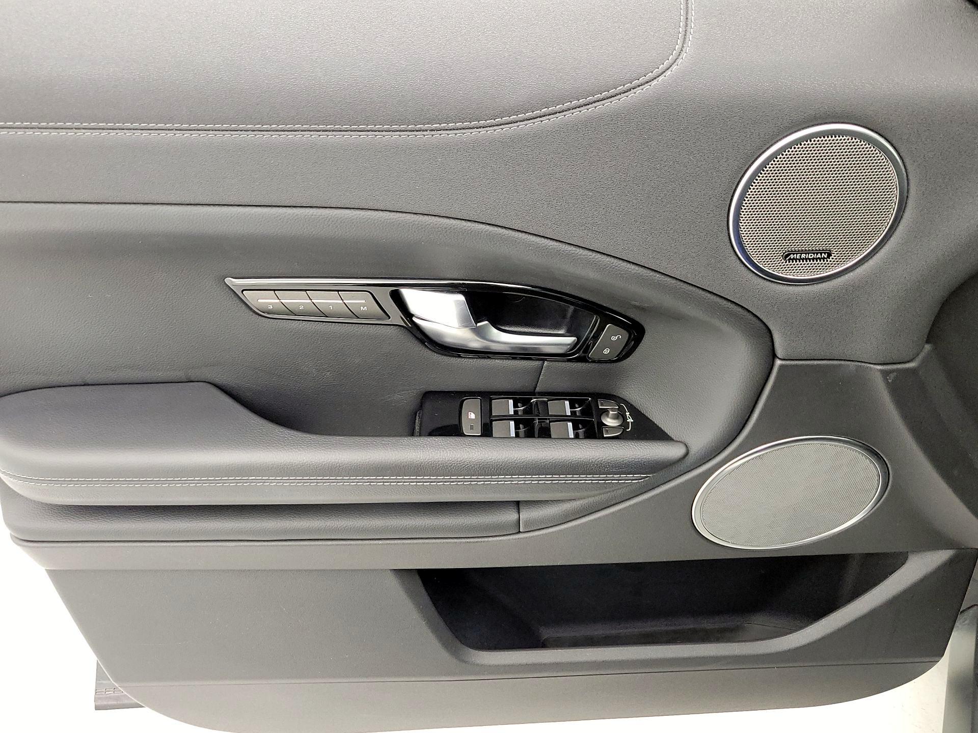 Thumbnail: 2019 Land Rover Range Rover Evoque - 12