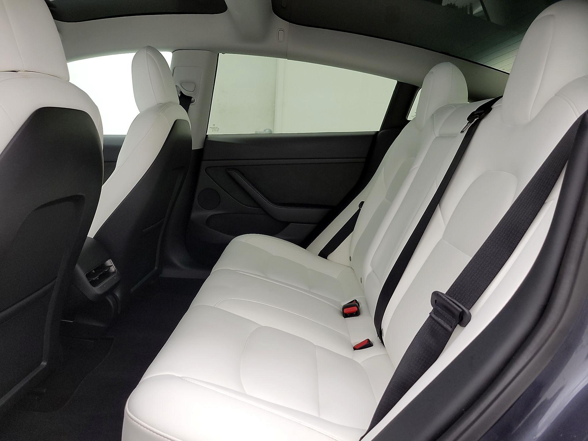 Thumbnail: 2022 Tesla Model 3 - 19