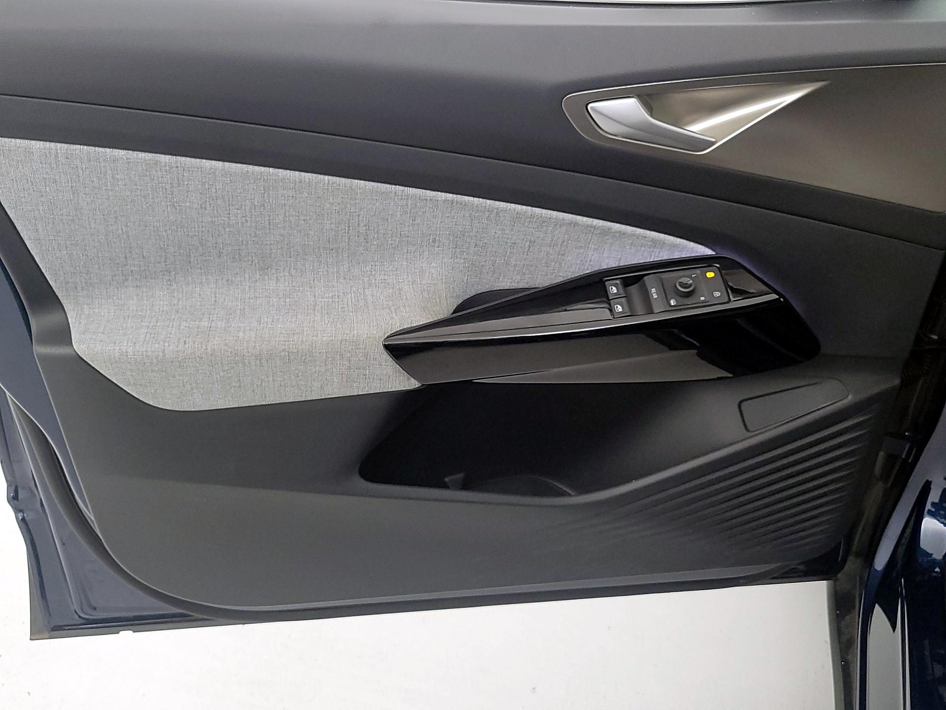 Thumbnail: 2023 Volkswagen ID.4 - 12