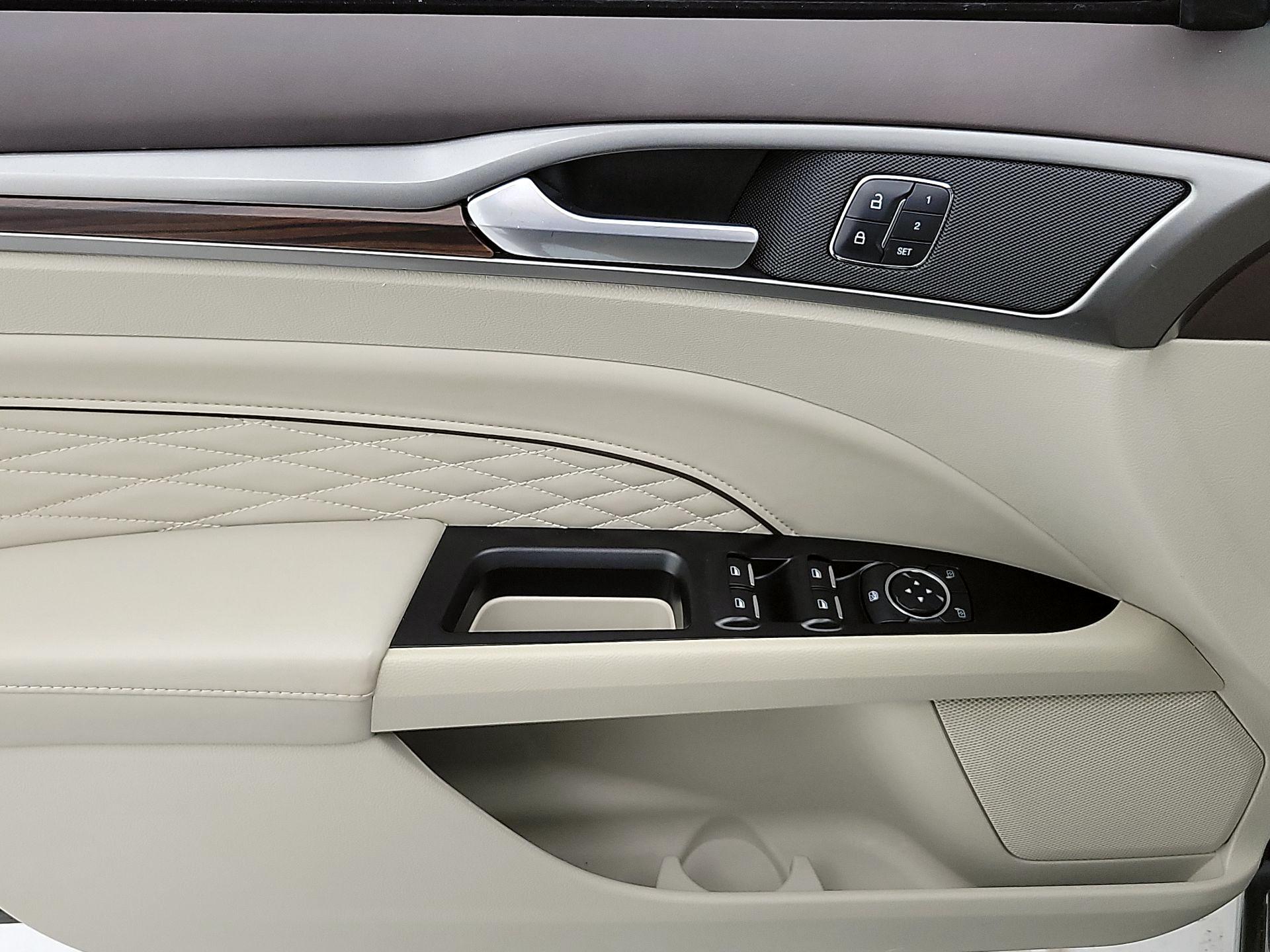 Thumbnail: 2017 Ford Fusion - 12