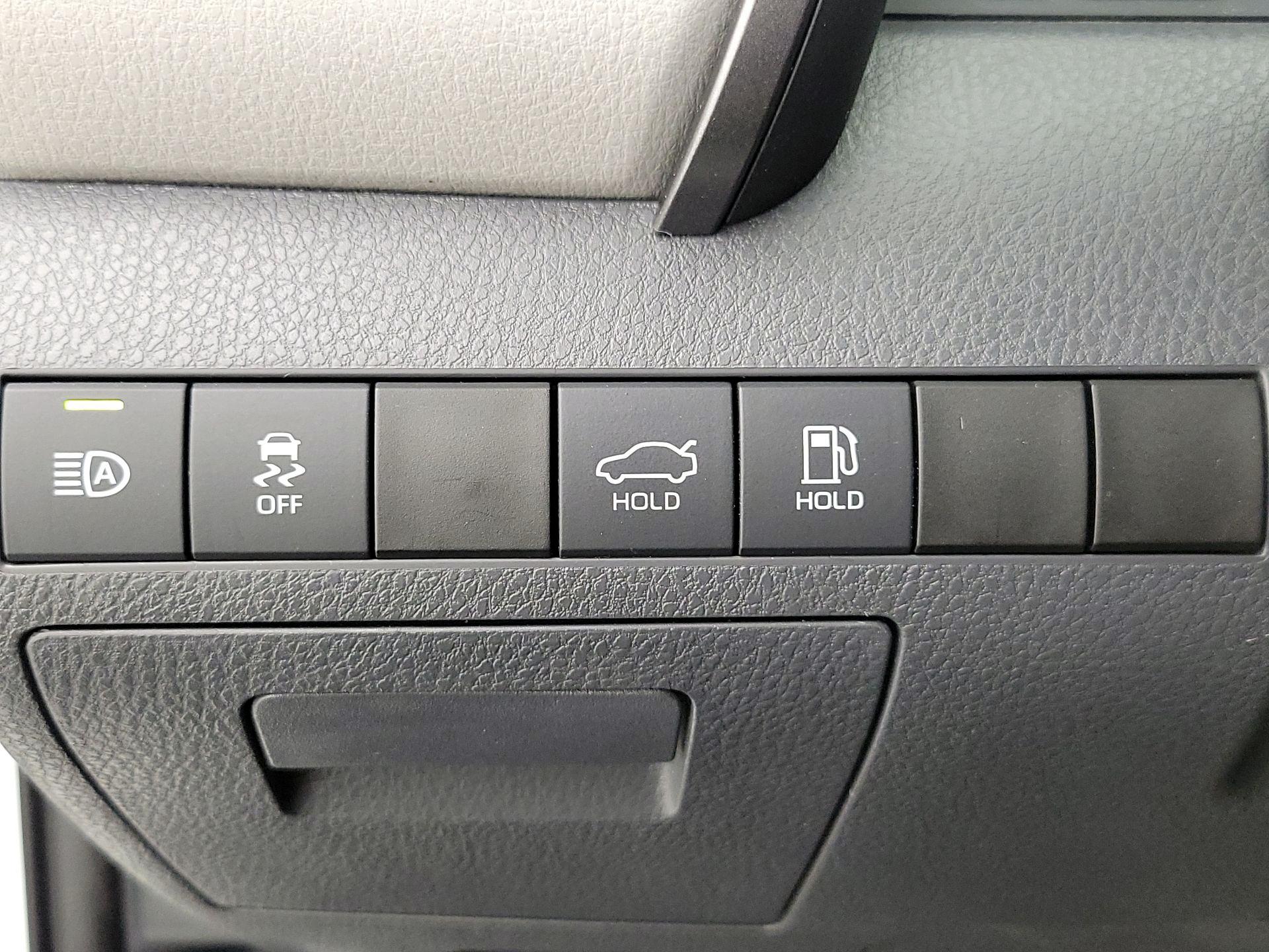 Thumbnail: 2020 Toyota Camry - 13