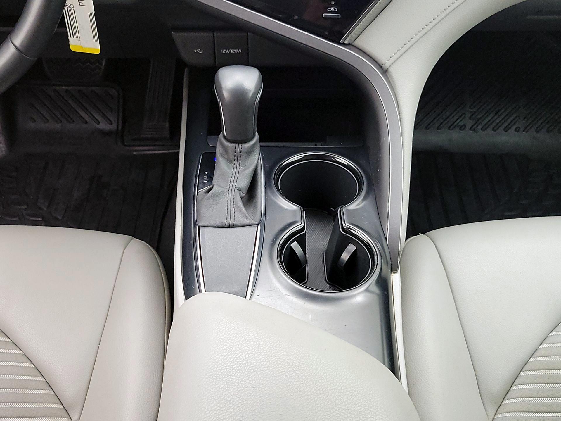 Thumbnail: 2020 Toyota Camry - 17