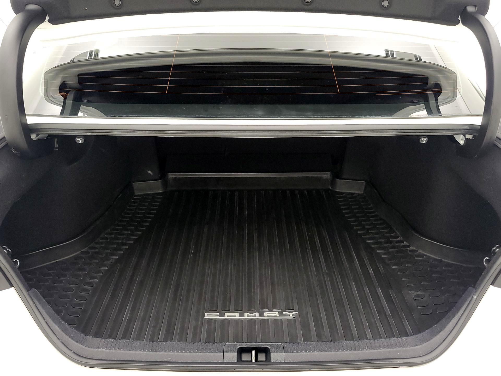 Thumbnail: 2020 Toyota Camry - 20