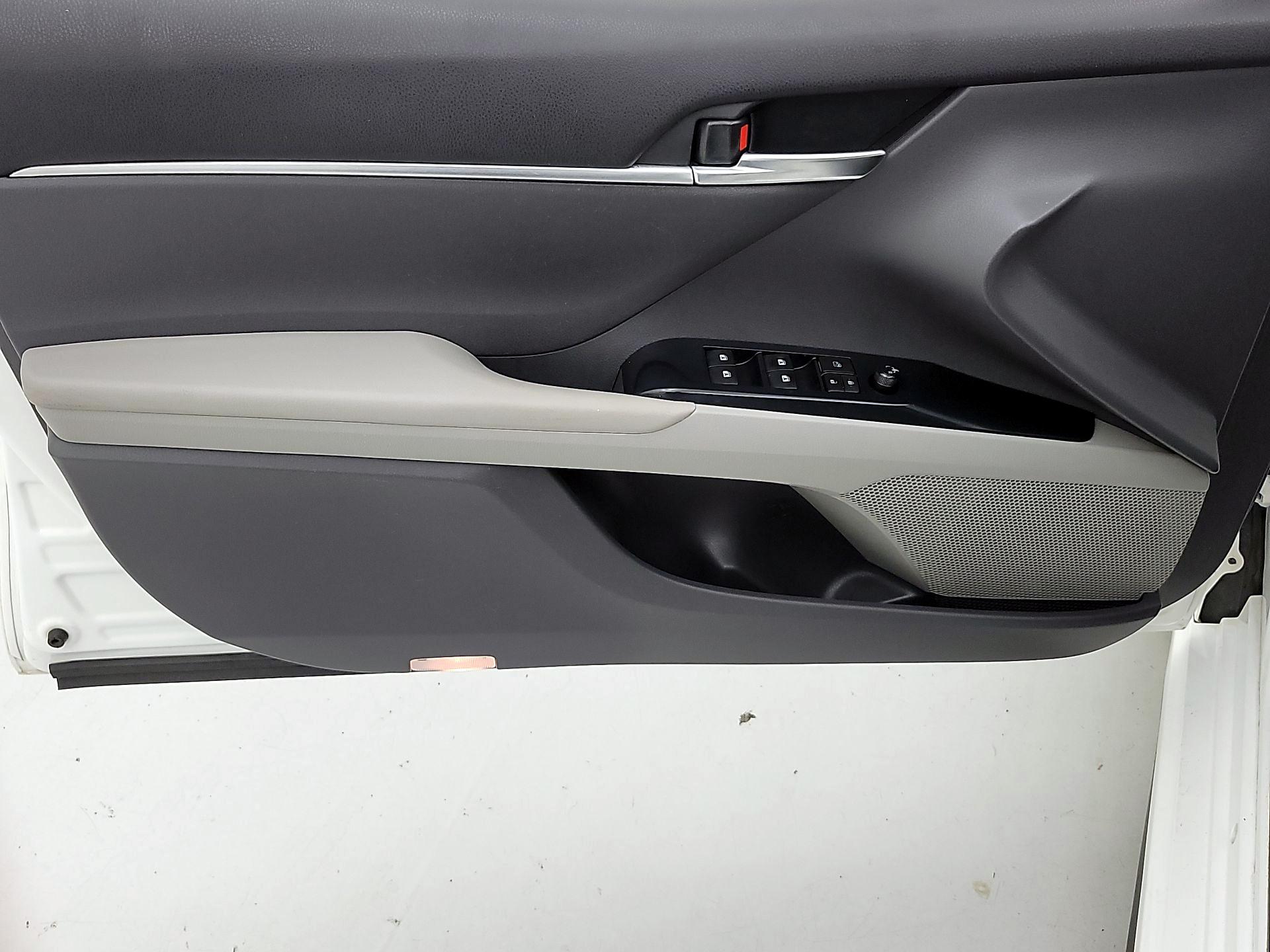 Thumbnail: 2018 Toyota Camry - 12