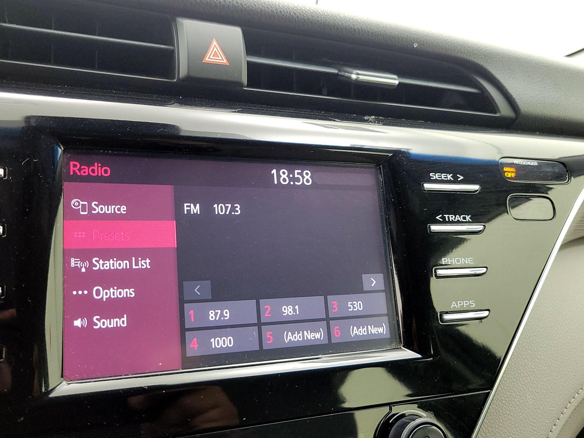 Thumbnail: 2018 Toyota Camry - 15